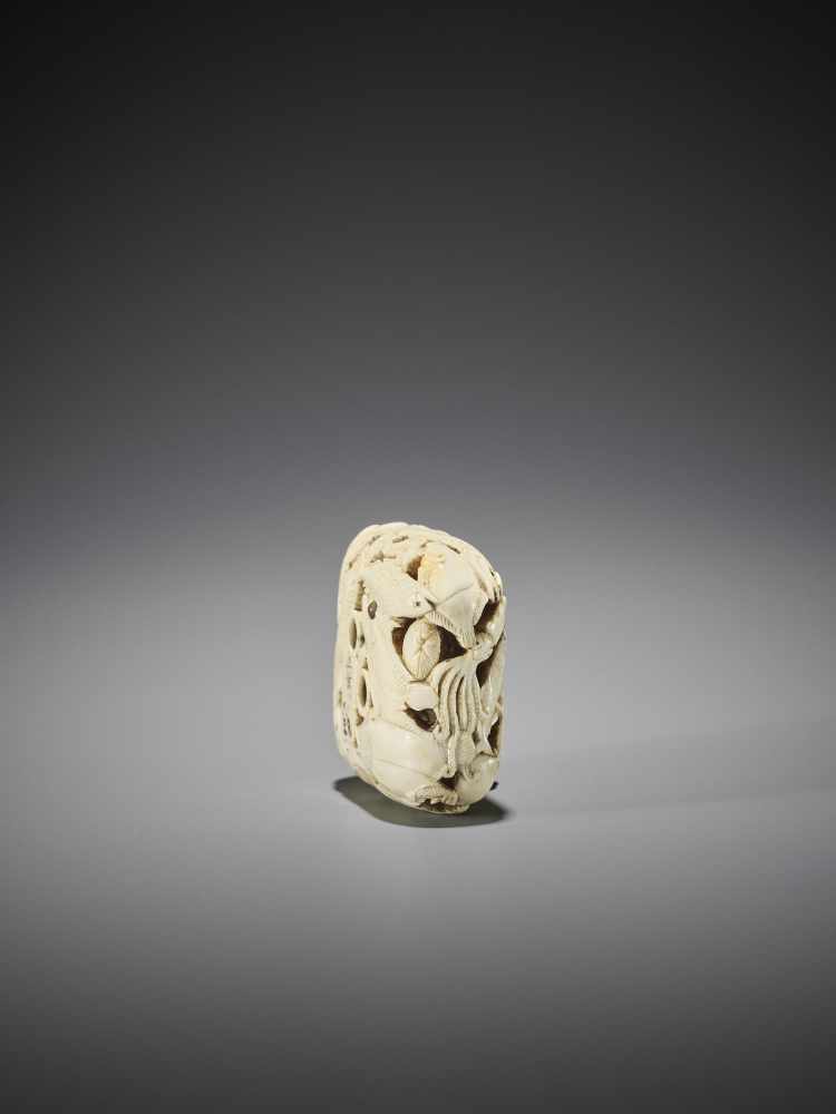 HOSAI MASAHIRO: A LARGE IVORY NETSUKE WITH MARINE LIFE - Image 7 of 10