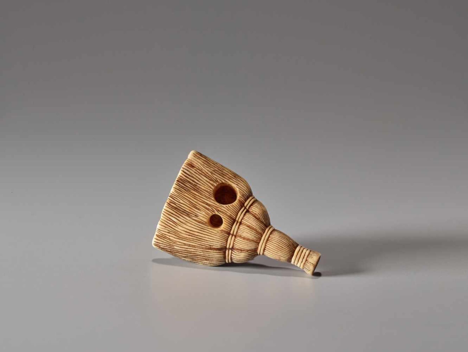 AN IVORY NETSUKE OF A RAT ON A BROOM - Image 2 of 6