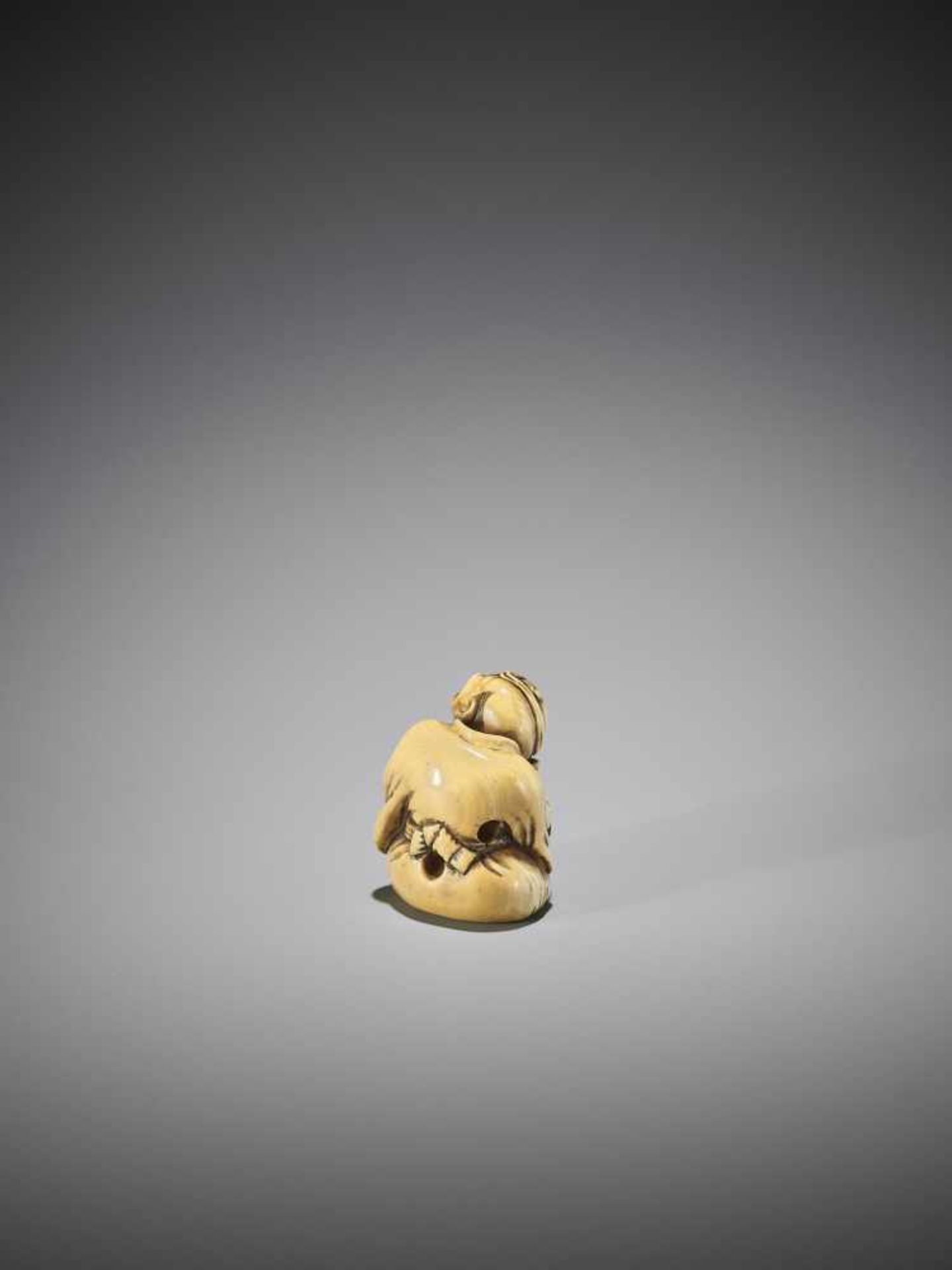 YOSHIMASA: A RARE IVORY NETSUKE OF A DRUNKARD - Image 5 of 8