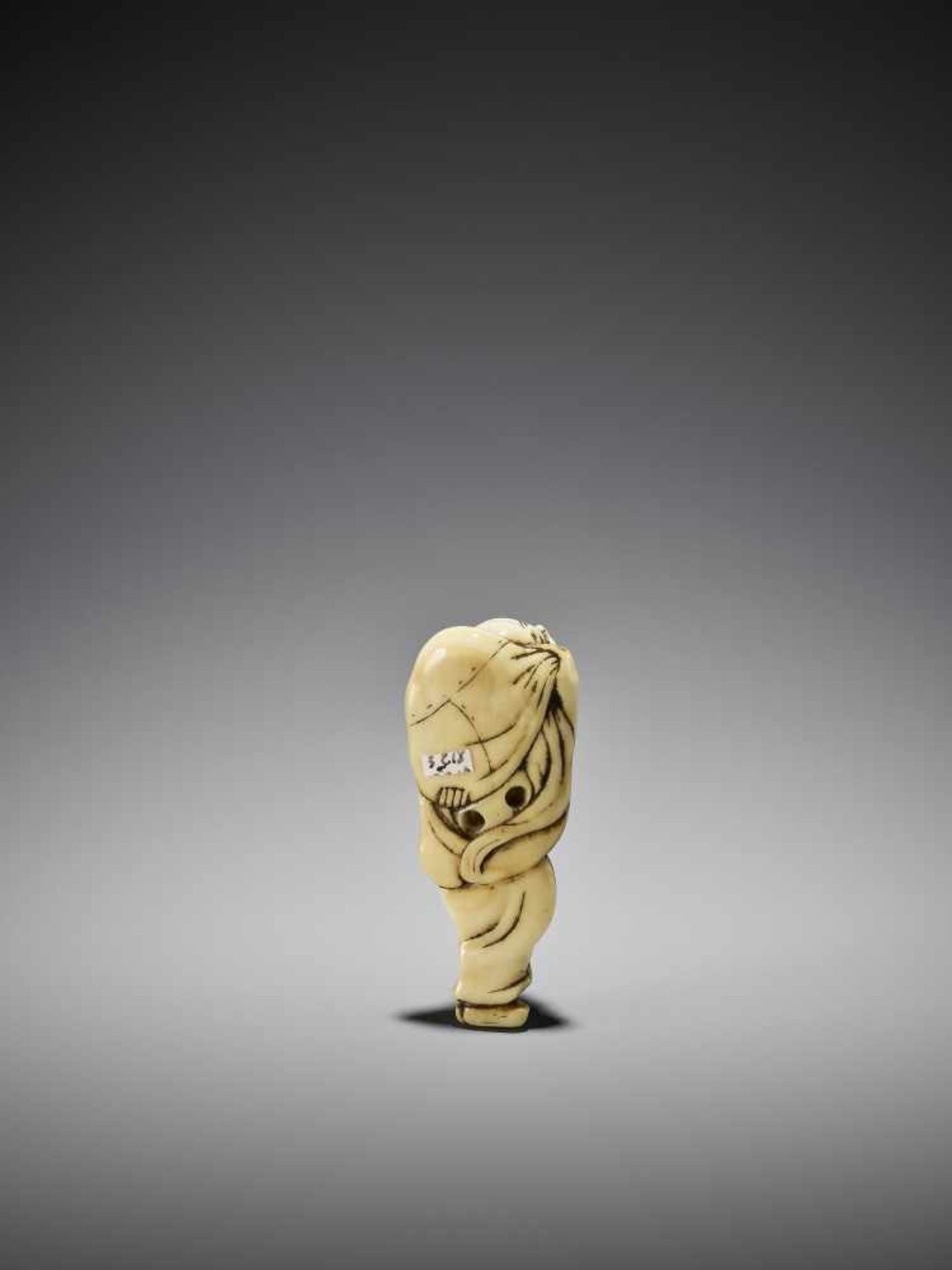 AN IVORY NETSUKE OF HOTEI - Image 2 of 7