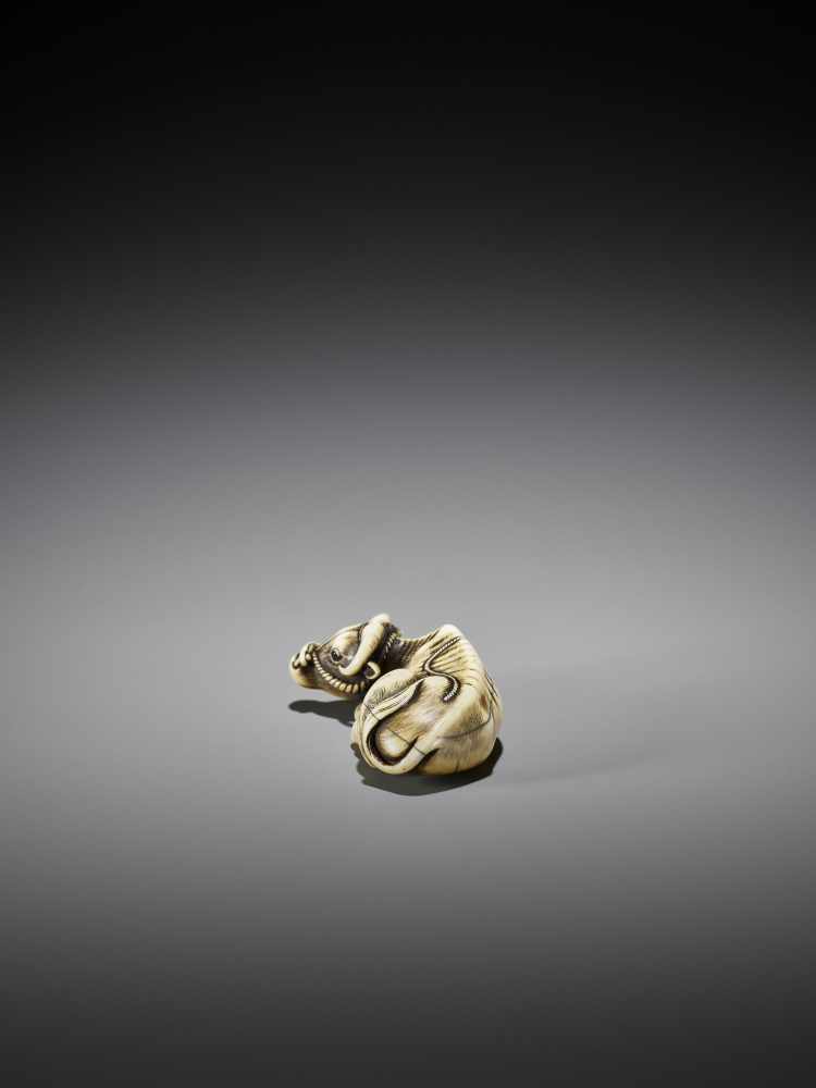 TOMOTADA: AN IVORY NETSUKE OF A RECUMBENT OX - Image 5 of 10