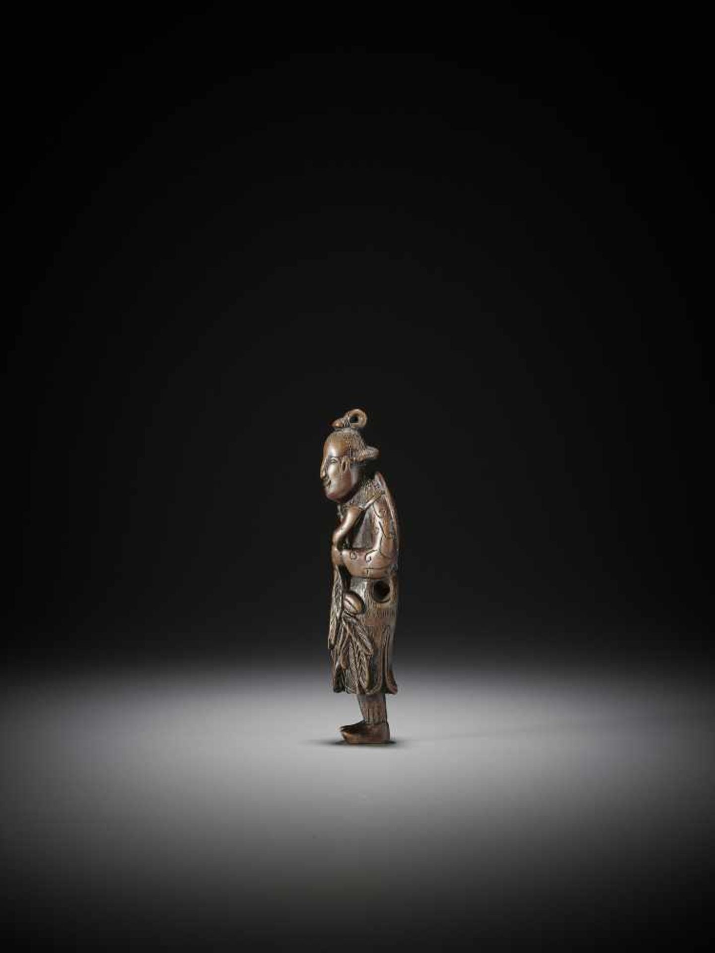 A TALL WOOD NETSUKE OF SEIOBO - Image 4 of 9