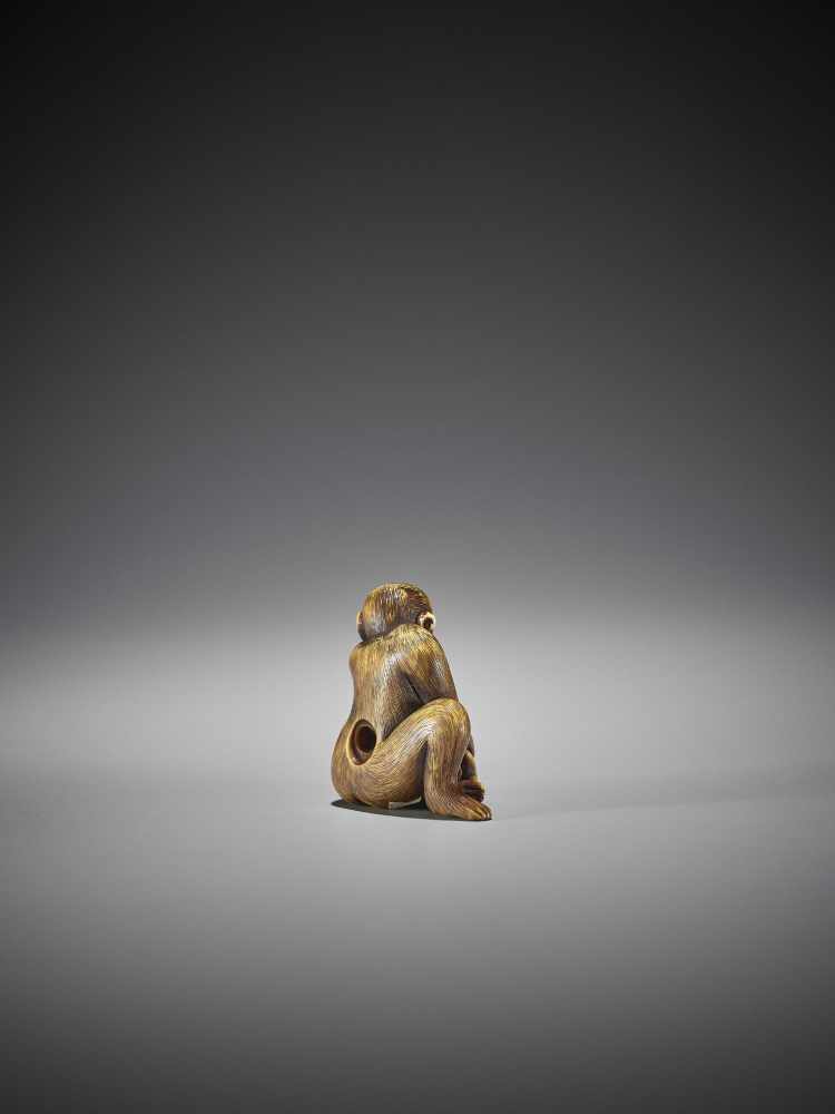 MITSUHARU: AN IVORY NETSUKE OF A MONKEY - Image 6 of 10