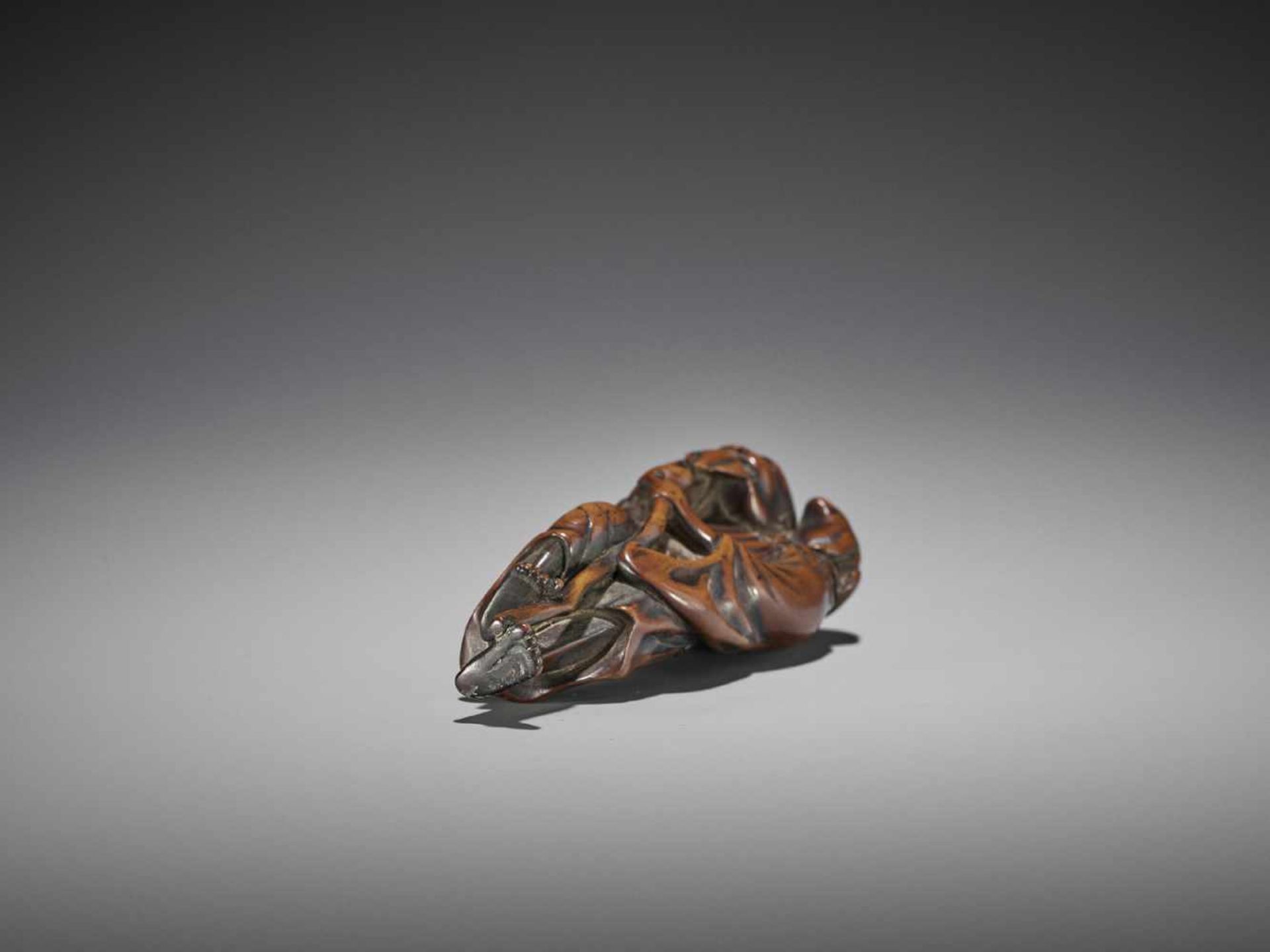 A WOOD NETSUKE OF GAMA SENNIN - Image 9 of 9