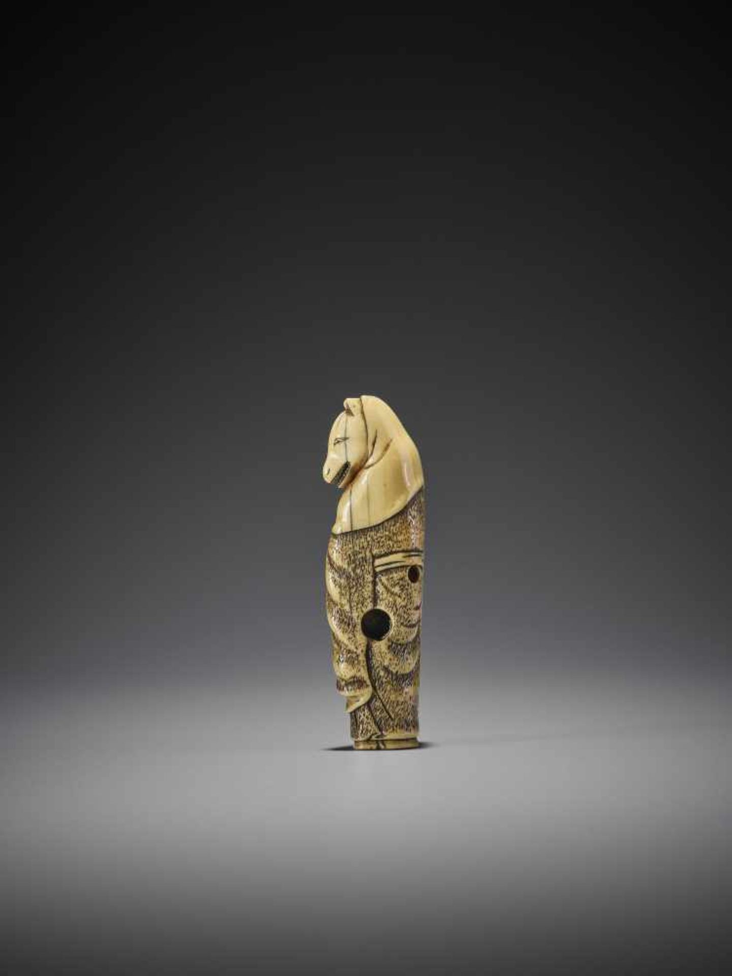 AN IVORY NETSUKE OF THE FOX PRIEST HAKUSOZU - Image 2 of 9