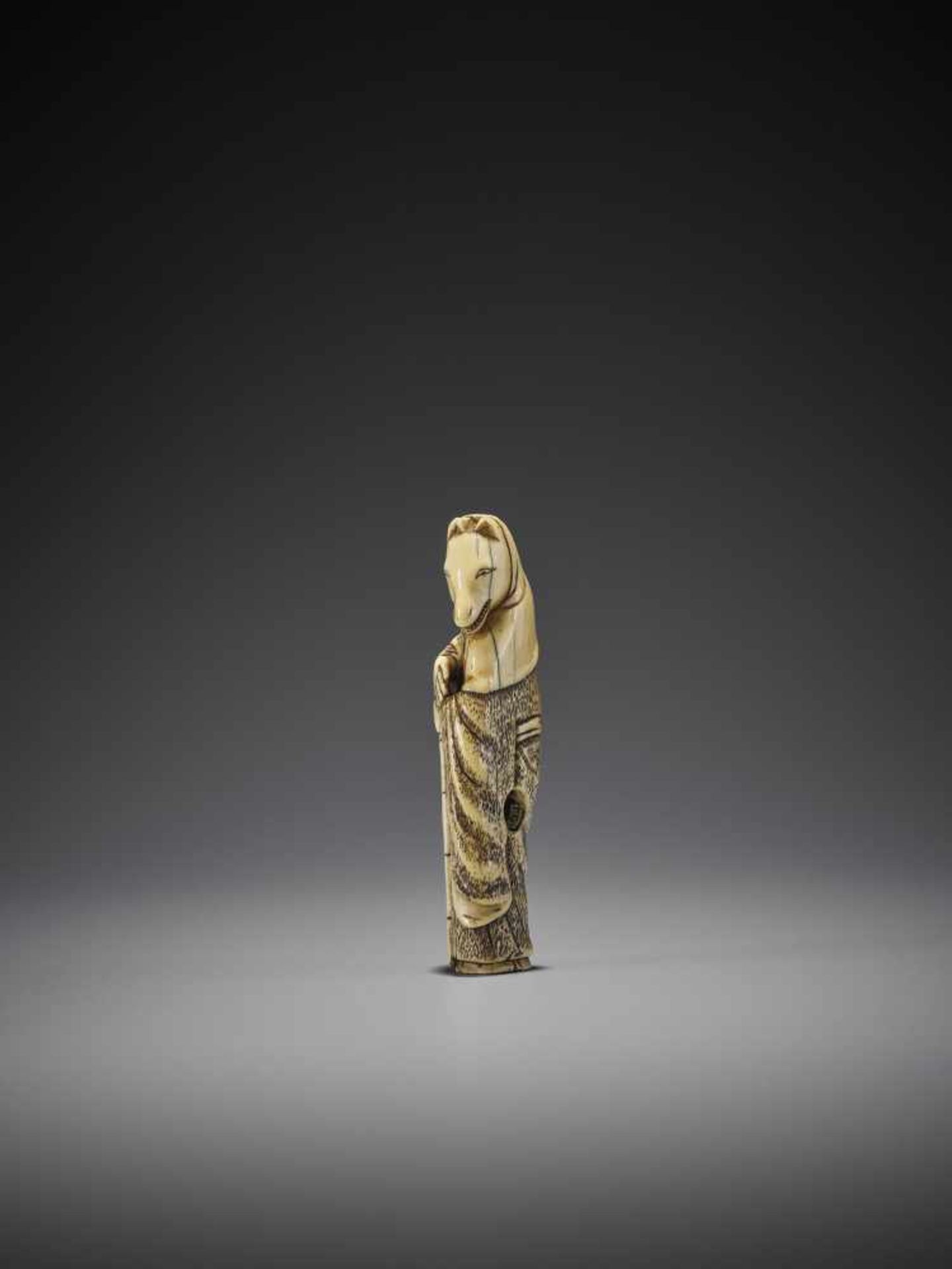 AN IVORY NETSUKE OF THE FOX PRIEST HAKUSOZU - Image 5 of 9