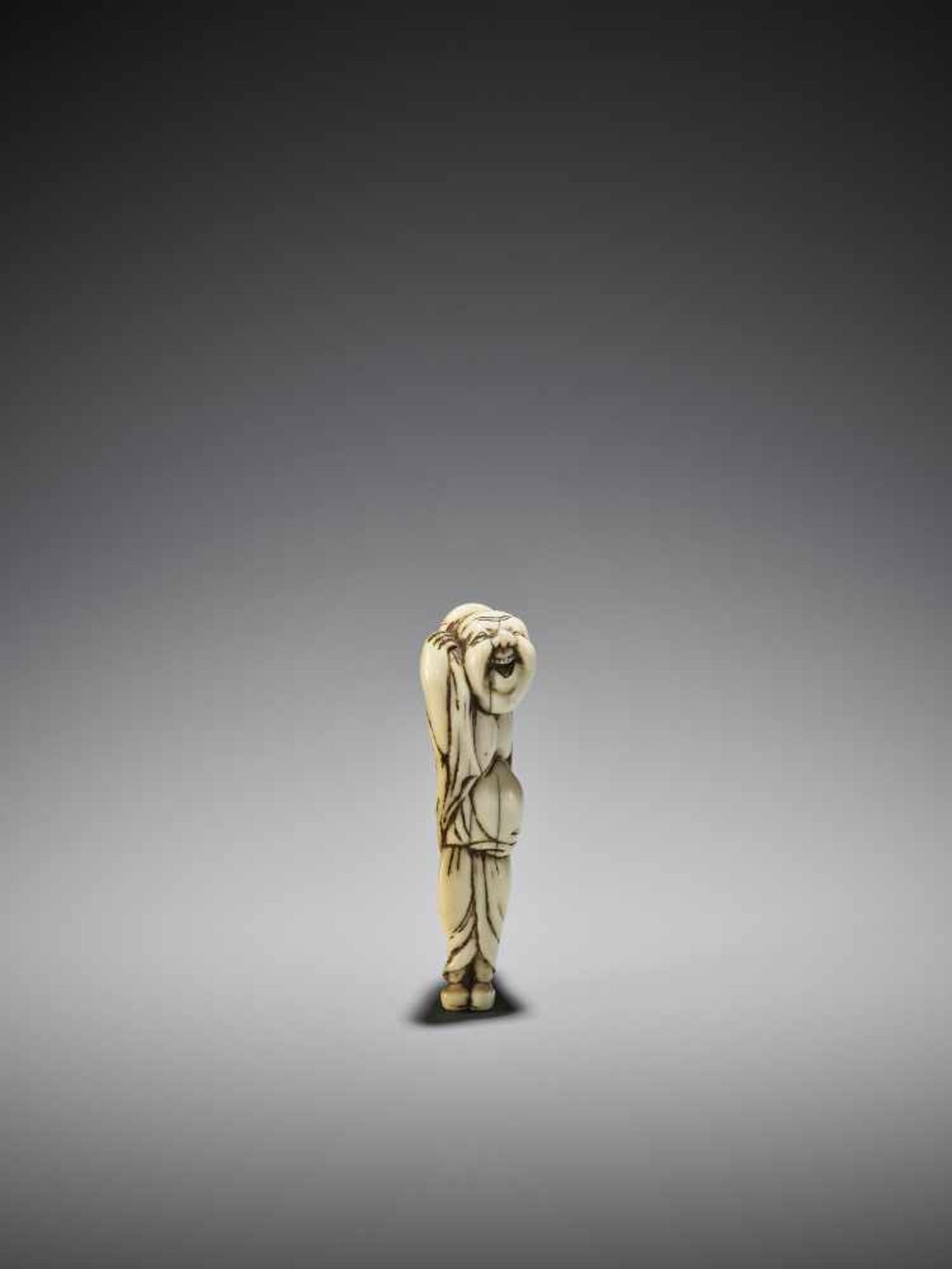 AN IVORY NETSUKE OF HOTEI - Image 5 of 7