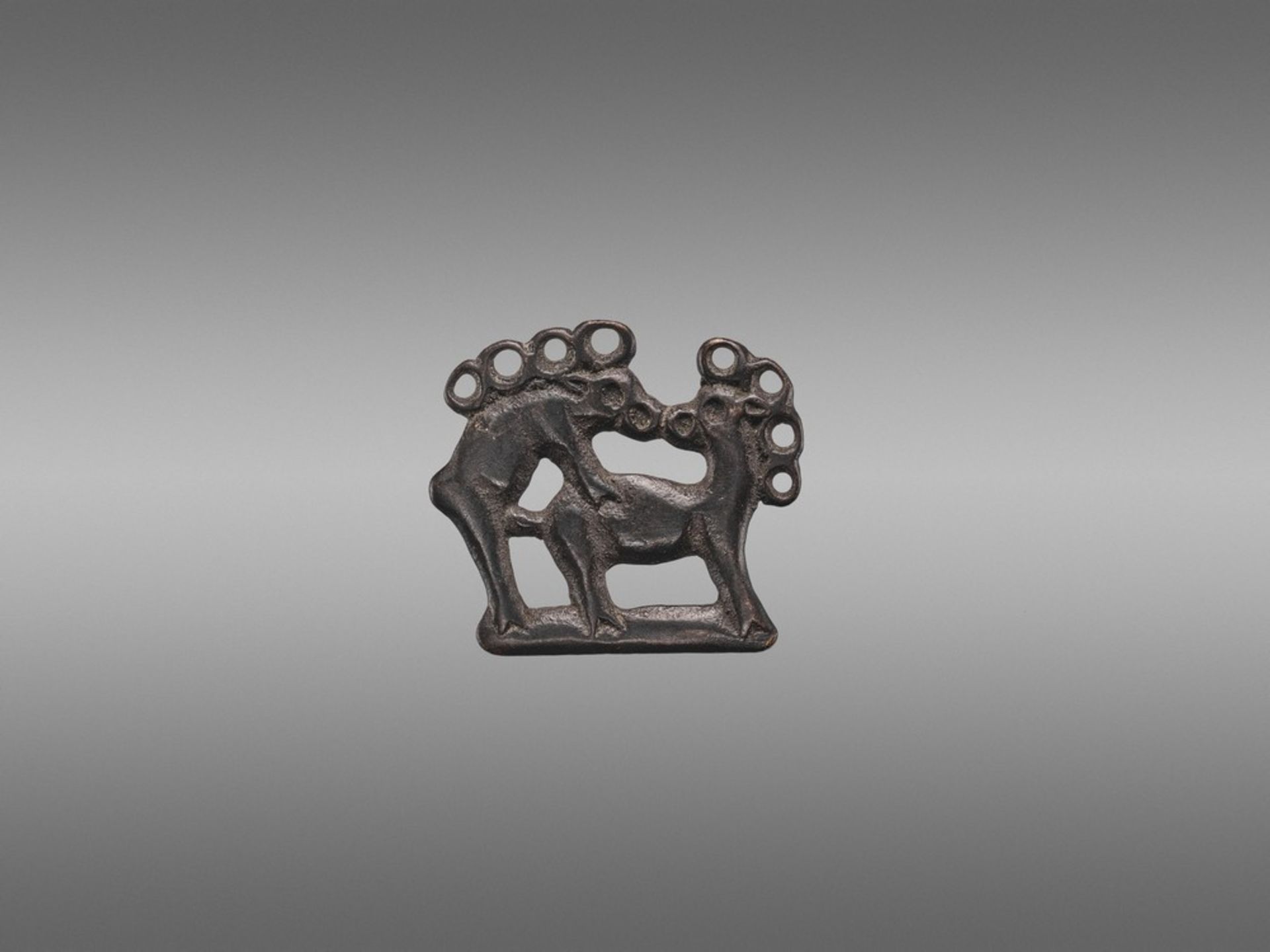 AN ORDOS BRONZE ‘COPULATING STAGS’ PLAQUE, EASTERN ZHOU China, Inner Mongolia, Ordos, 7th to 6th - Image 2 of 6