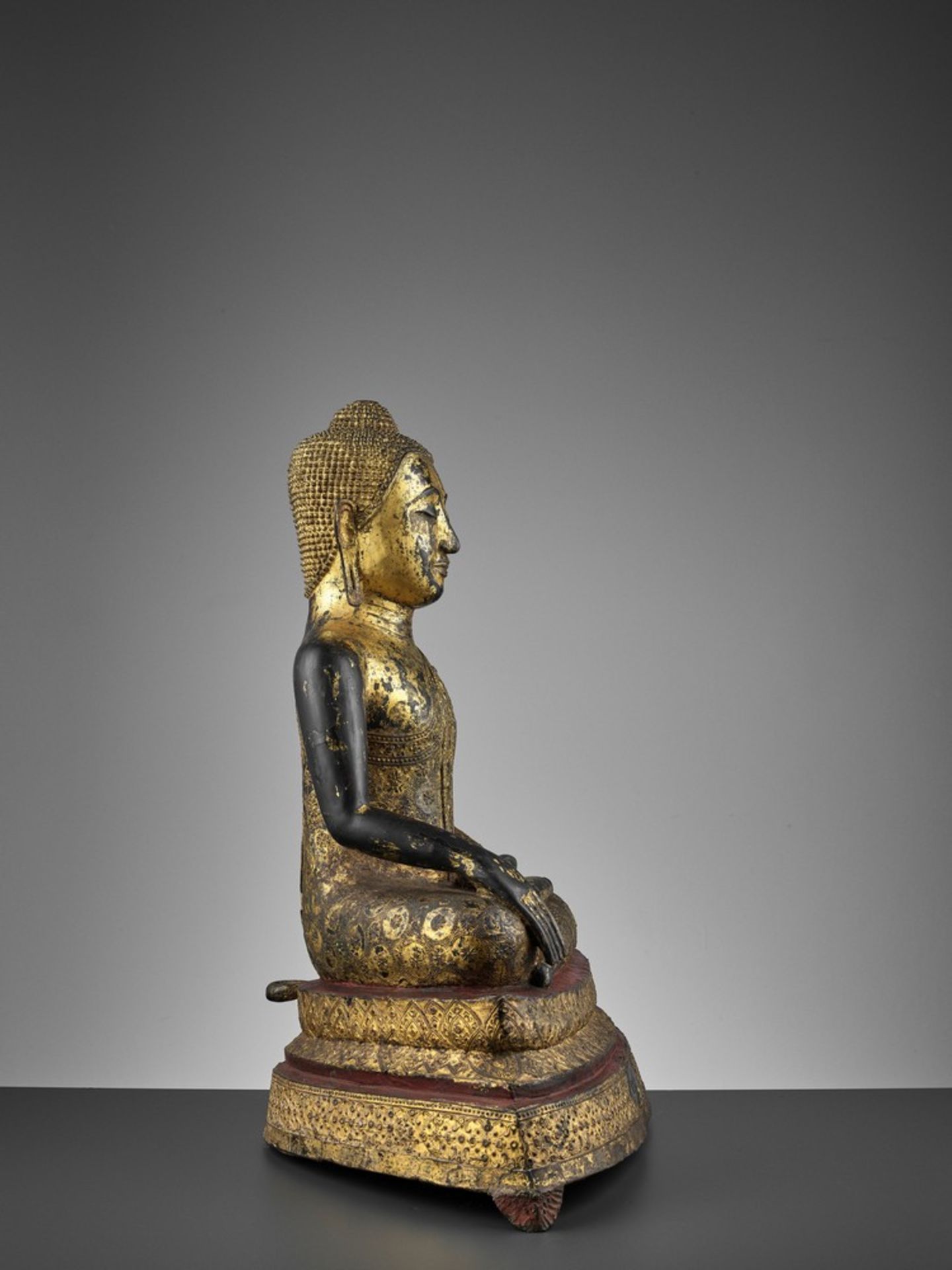 A LARGE BRONZE STATUE OF BUDDHA SHAKYAMUNI, RATTANAKOSIN KINGDOM (1782–1932) <b - Bild 6 aus 8