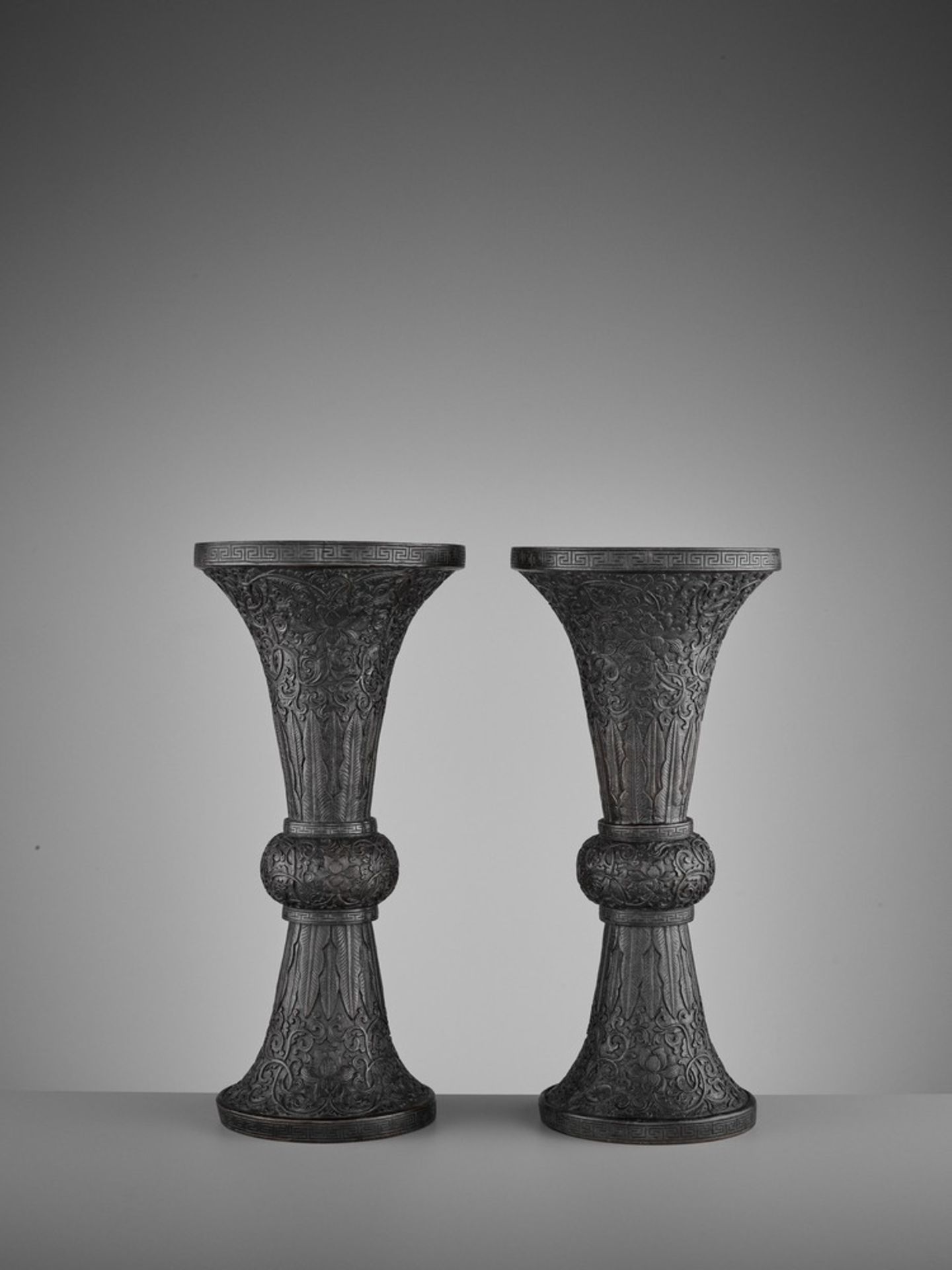 A PAIR OF BRONZE REPOUSSÉ GU VASES, MID-QING < - Image 6 of 8