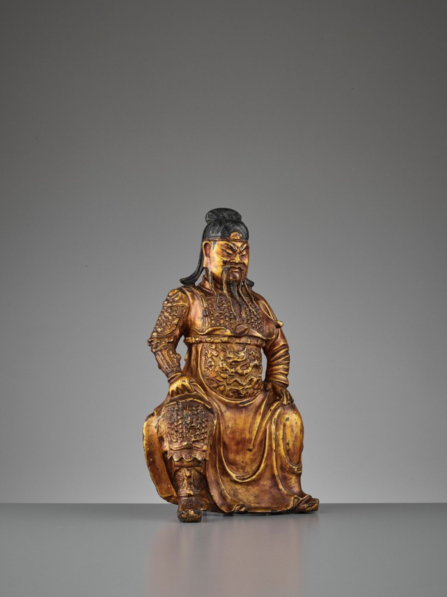 A LACQUER-GILT BRONZE FIGURE OF GUANDI, MING DYNASTY - Image 6 of 9