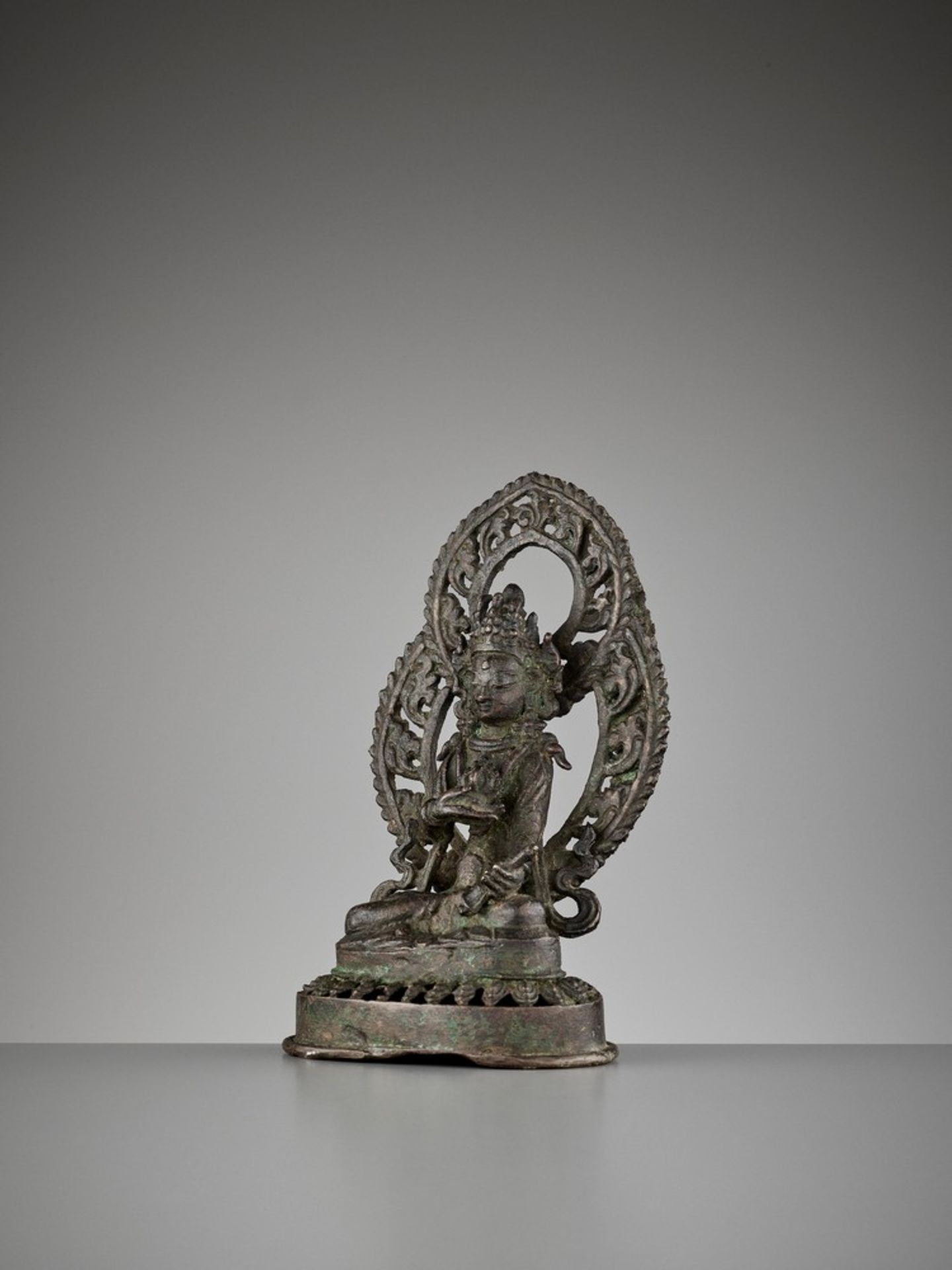 A BRONZE FIGURE OF VAJRASATTVA, 18TH-19TH CENTURY - Image 3 of 8