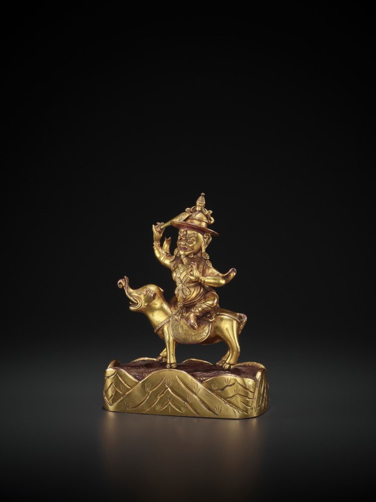 A GILT BRONZE FIGURE OF PEHAR GYALPO IN THE GYAJIN FORM, EARLY QING DYNASTY - Image 6 of 14