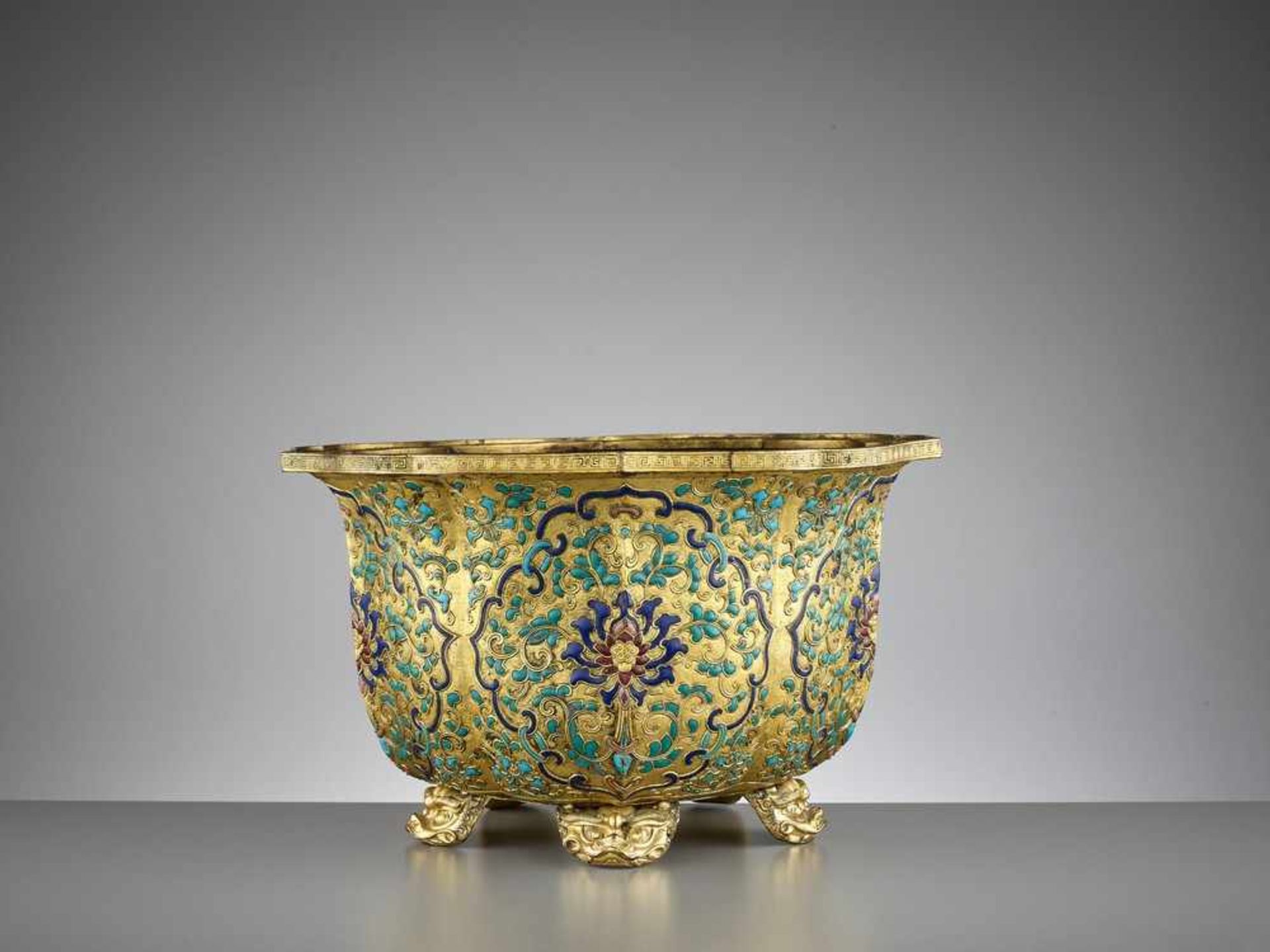 A RARE GILT-COPPER CHAMPLEVÉ ENAMEL JARDINIERE, QIANLONG < - Image 6 of 11