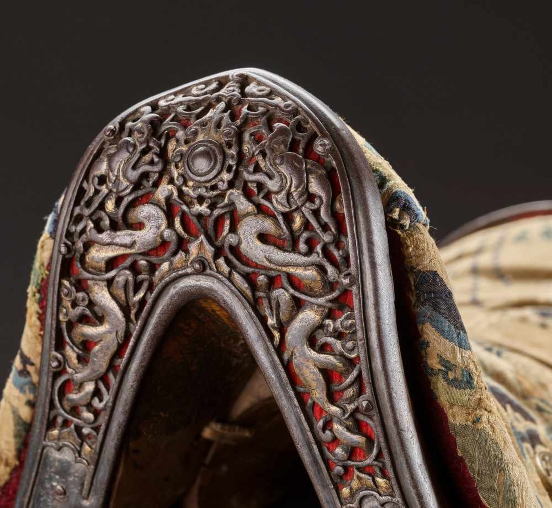 A WOOD SADDLE WITH GILT IRON FITTINGS AND SILK BROCADE COVER, 17TH-18TH CENTURY Sino-Tibetan, late - Image 2 of 18