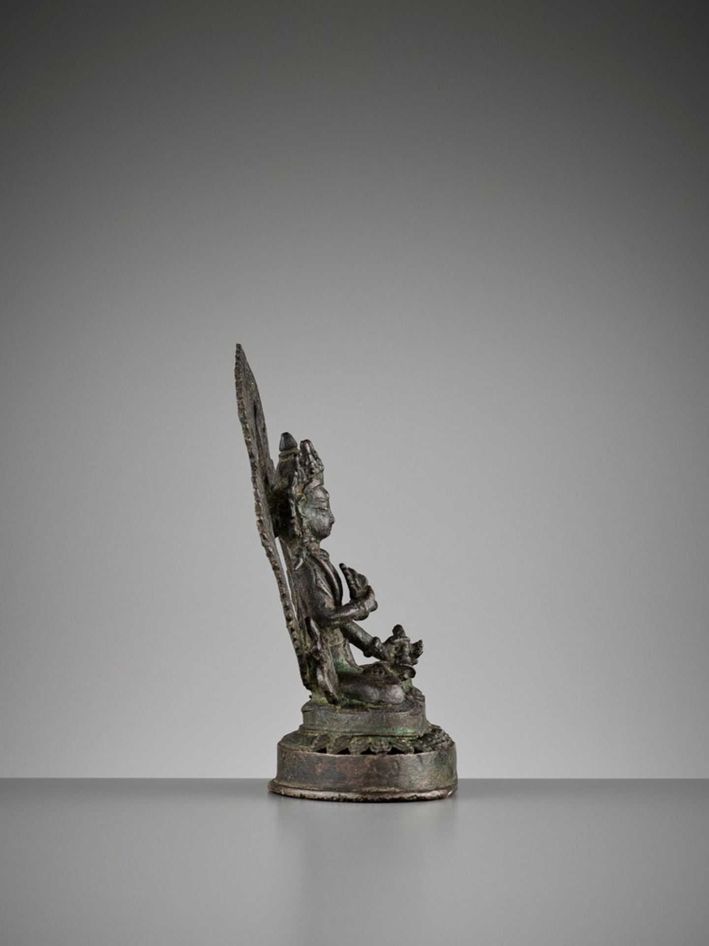 A BRONZE FIGURE OF VAJRASATTVA, 18TH-19TH CENTURY - Image 6 of 8