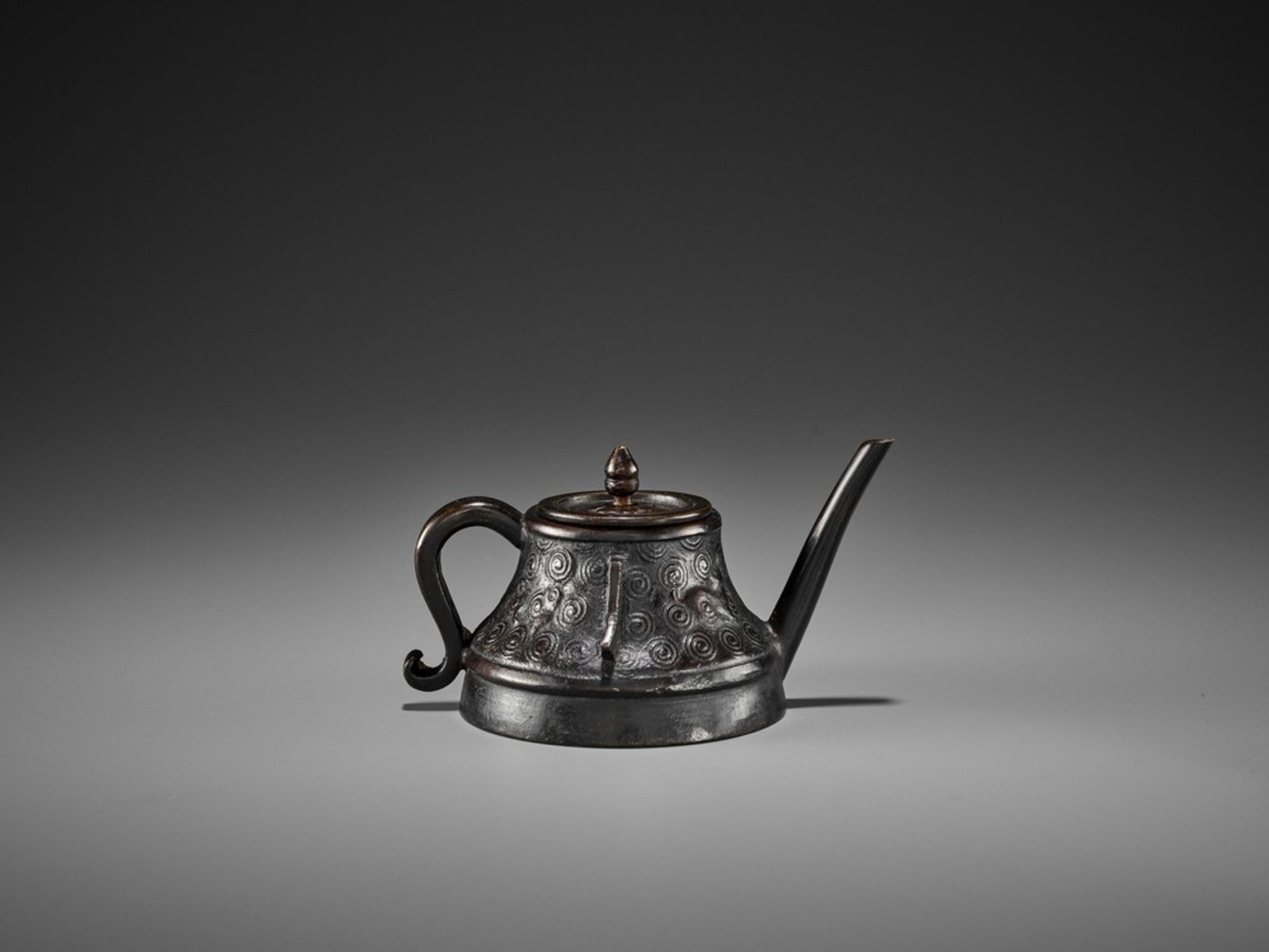 A BRONZE ‘TEAPOT’ WATER DROPPER AND COVER, KANGXI <br - Image 2 of 11