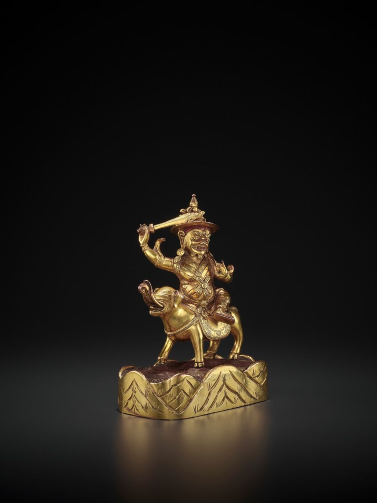 A GILT BRONZE FIGURE OF PEHAR GYALPO IN THE GYAJIN FORM, EARLY QING DYNASTY - Image 5 of 14