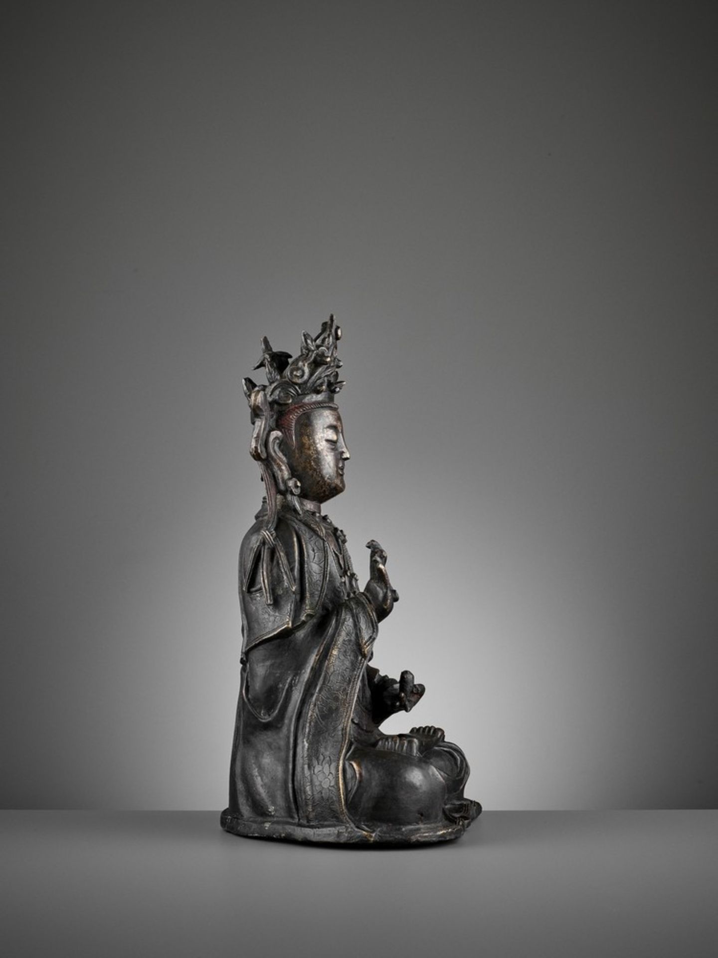 A VERY LARGE GILT-BRONZE FIGURE OF AVALOKITESVARA, MING DYNASTY - Image 7 of 16