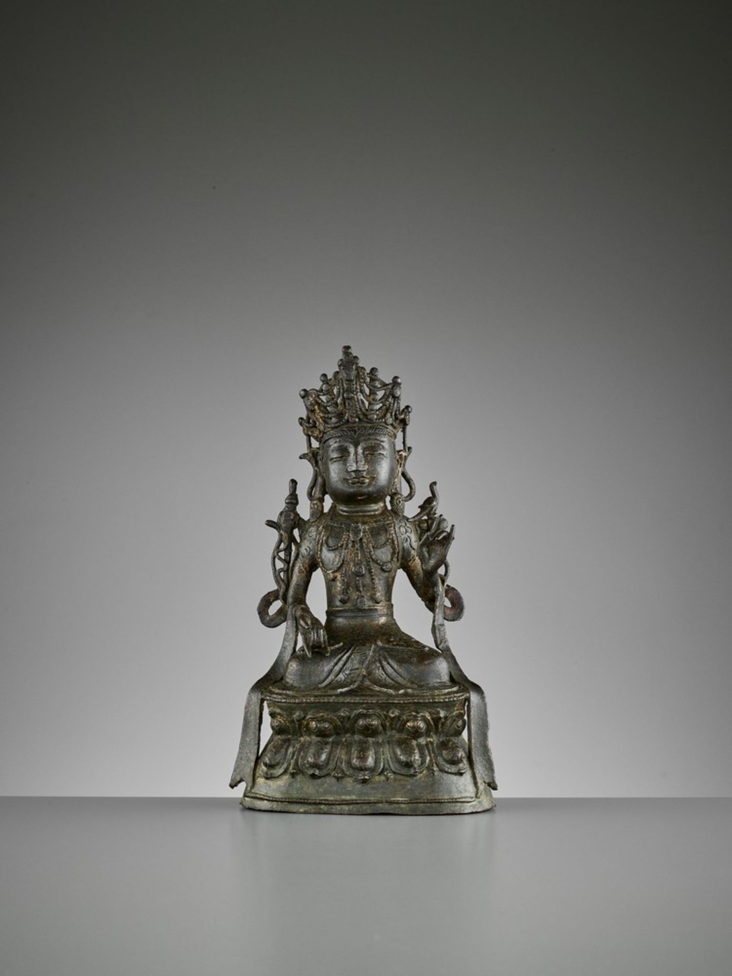 A BRONZE FIGURE OF GUANYIN, YUAN-MING DYNASTY