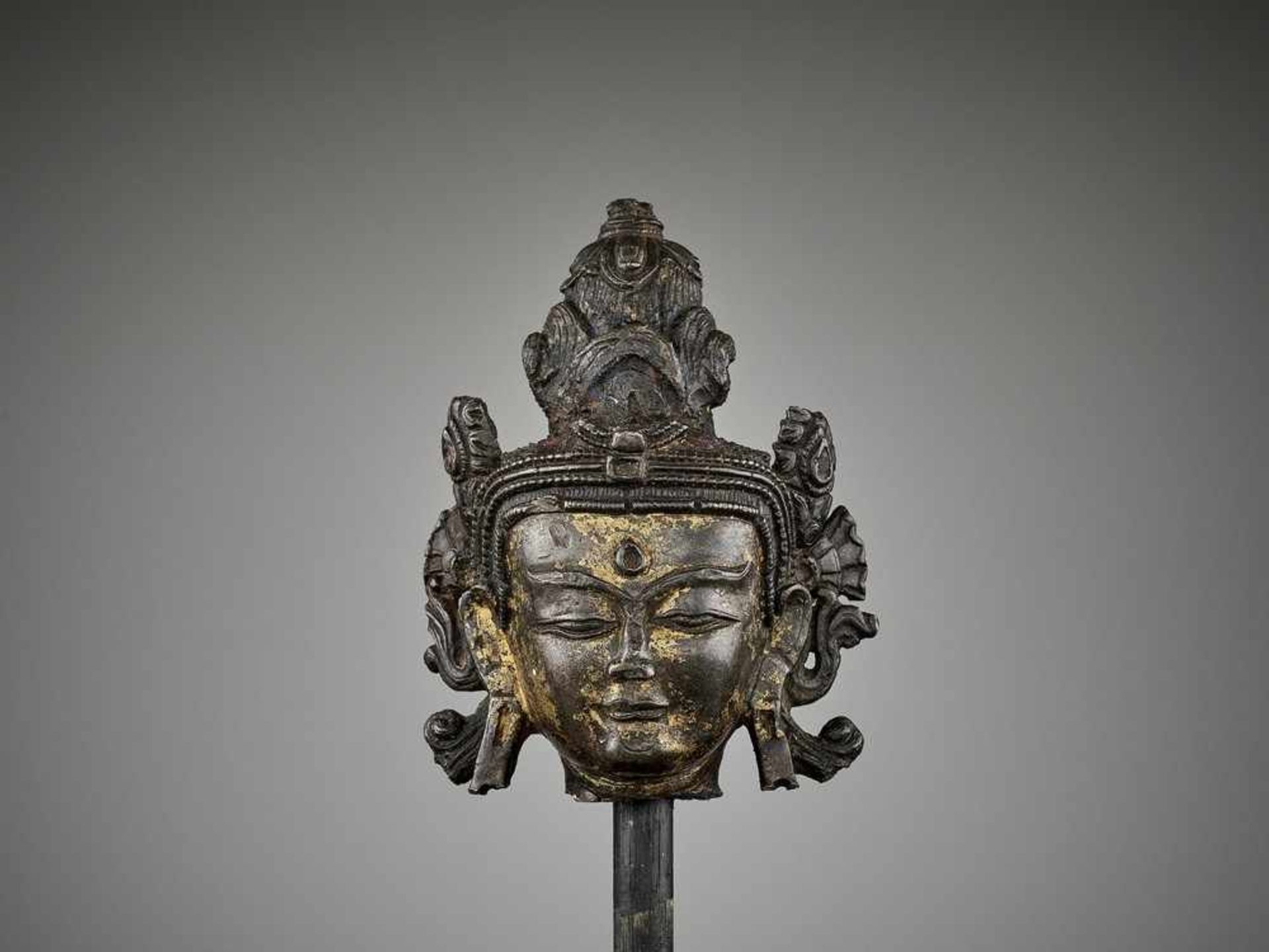 A TIBETAN LACQUER-GILT BRONZE HEAD OF A BODHISATTVA, 14TH-15TH CENTURY - Image 2 of 8