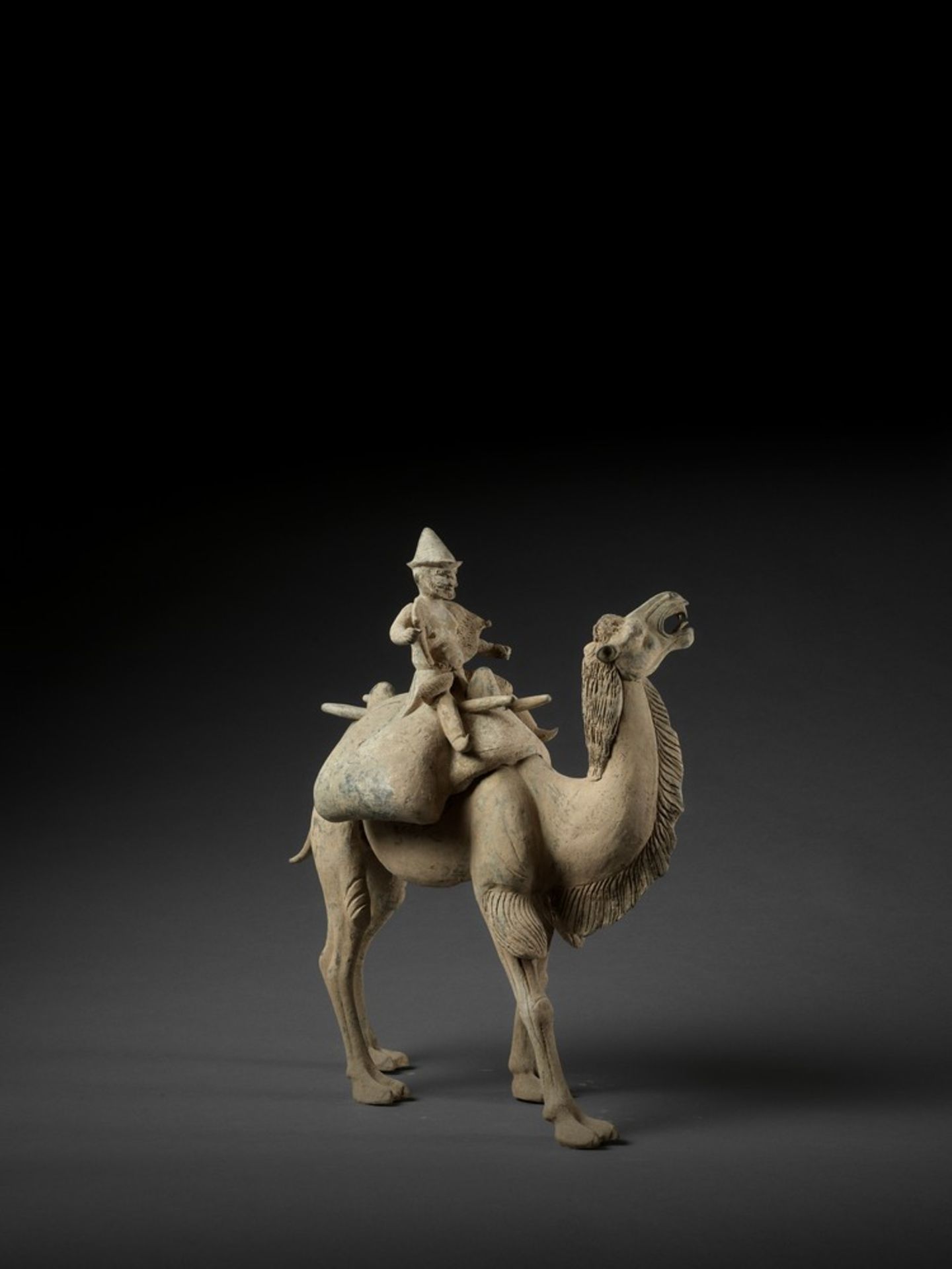A MASSIVE POTTERY FIGURE OF A CAMEL AND RIDER, TANG DYNASTY - Bild 12 aus 16