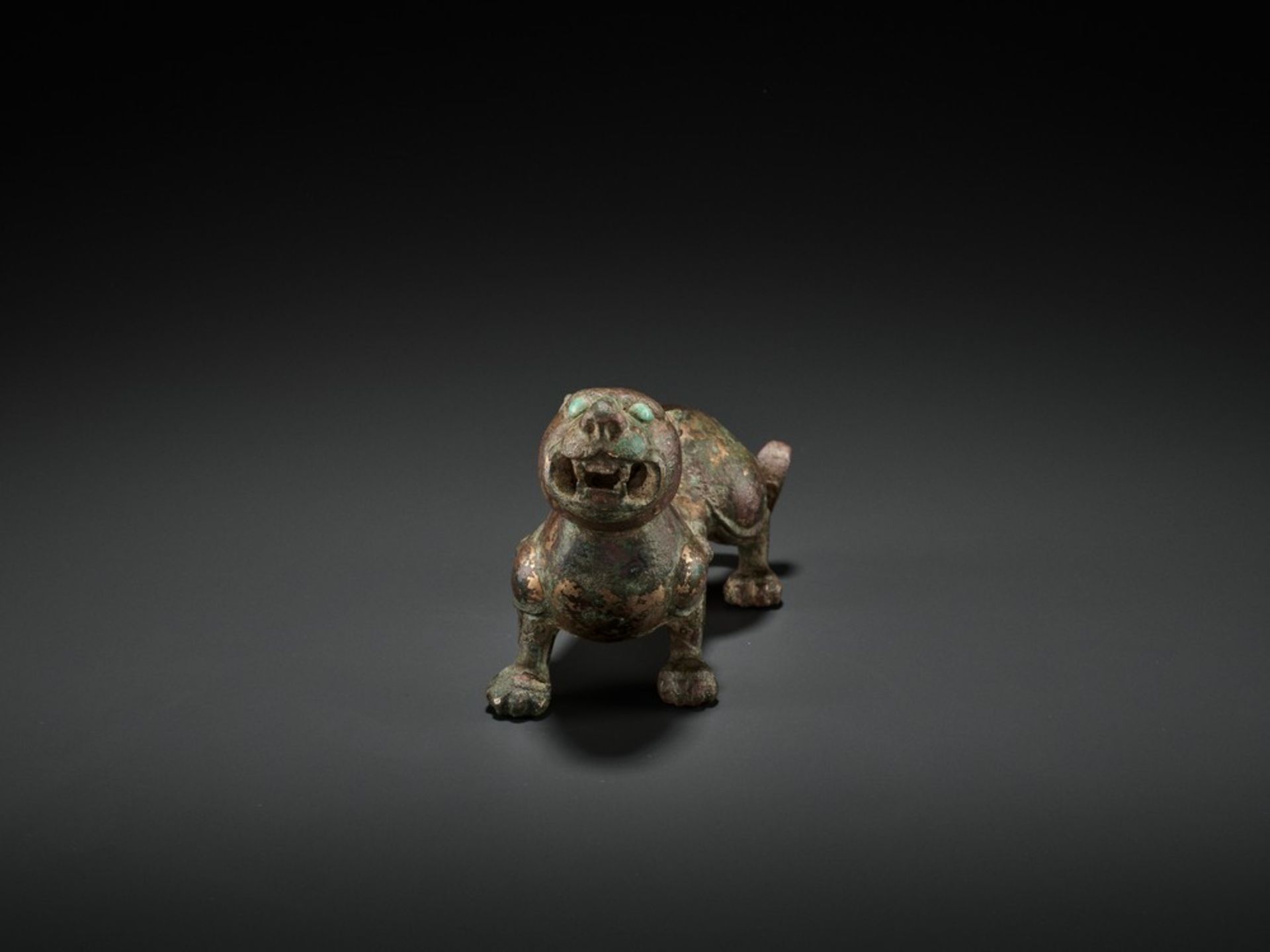 AN INLAID GILT-BRONZE ‘ROARING’ TIGER, WARRING STATES TO WESTERN HAN DYNASTY China, c. 250-200 BC. - Image 13 of 20