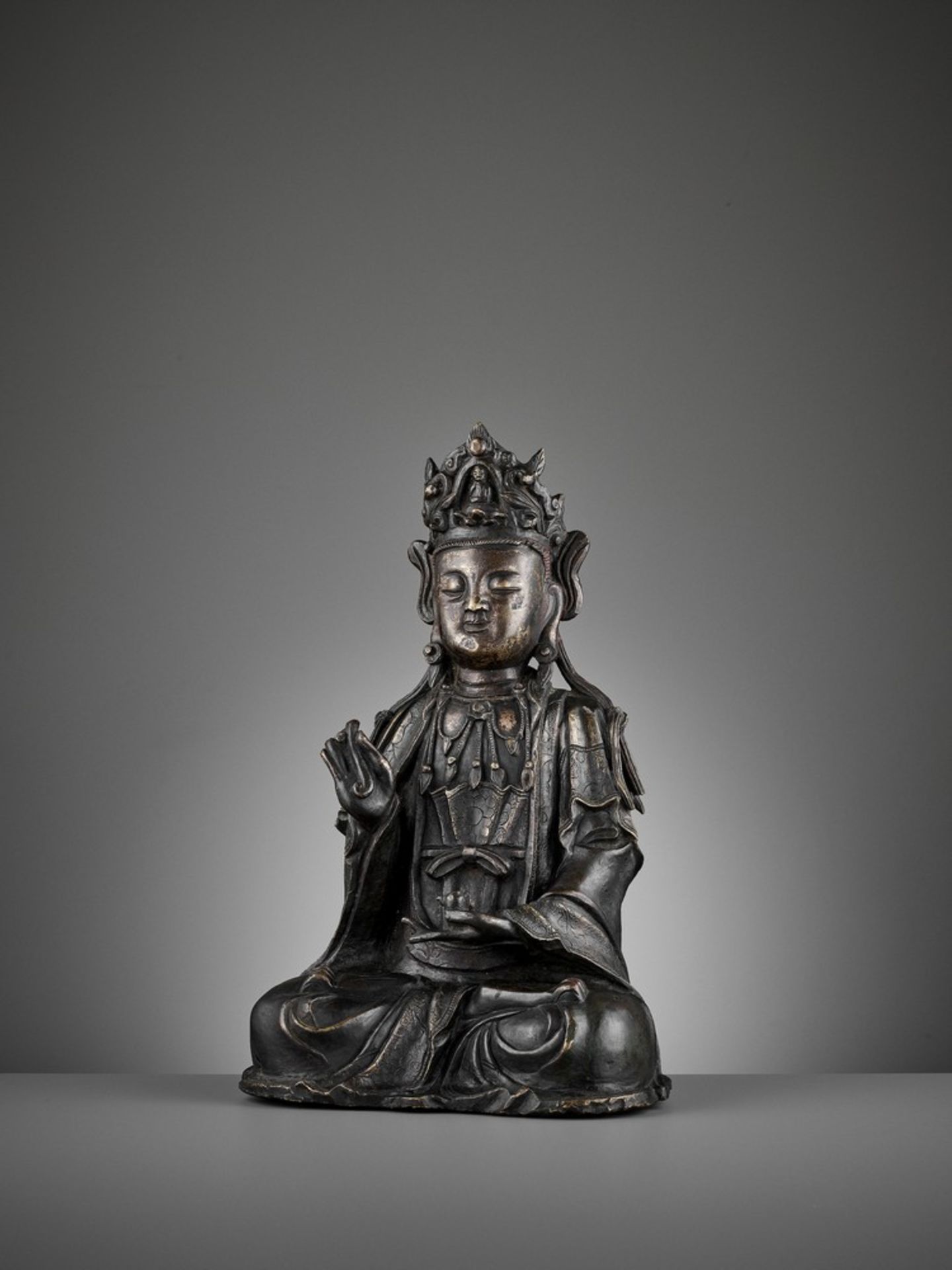 A VERY LARGE GILT-BRONZE FIGURE OF AVALOKITESVARA, MING DYNASTY - Image 3 of 16