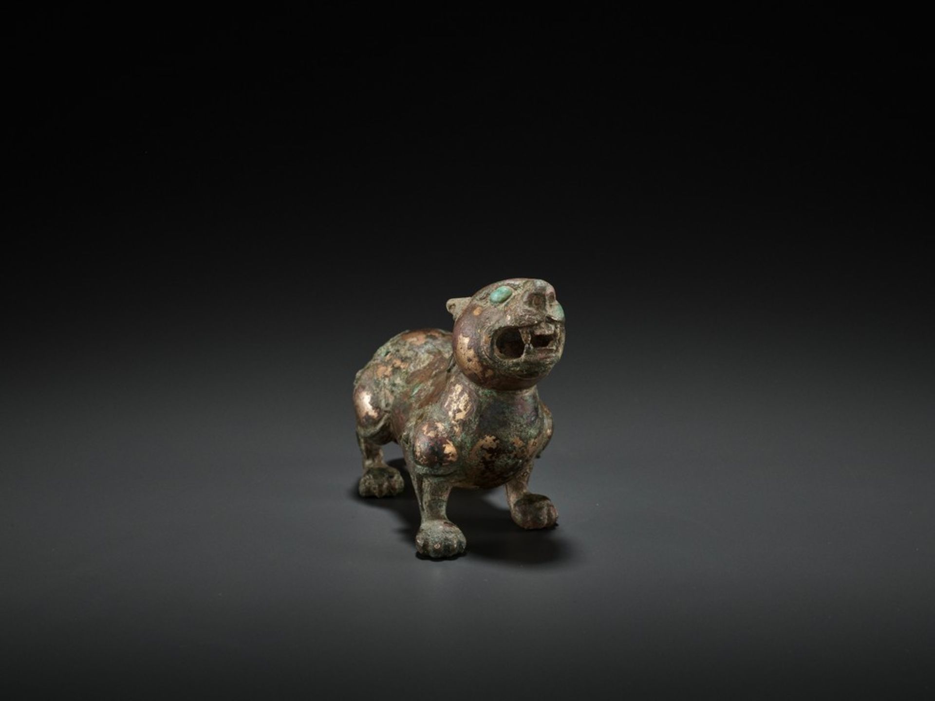 AN INLAID GILT-BRONZE ‘ROARING’ TIGER, WARRING STATES TO WESTERN HAN DYNASTY China, c. 250-200 BC. - Image 12 of 20