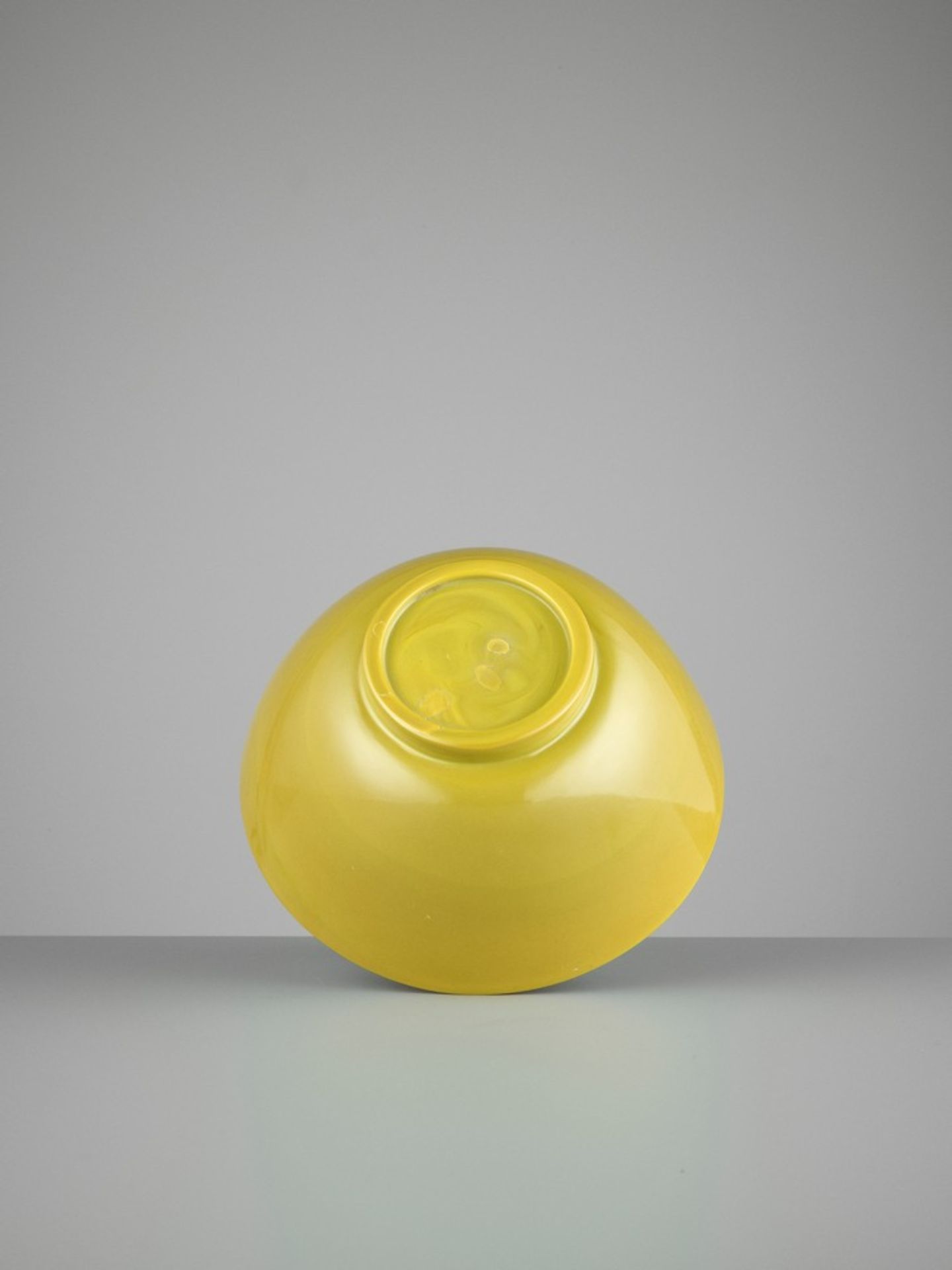 A MUSTARD-YELLOW GLASS BOWL, PROBABLY IMPERIAL, QING DYNASTY - Image 6 of 10