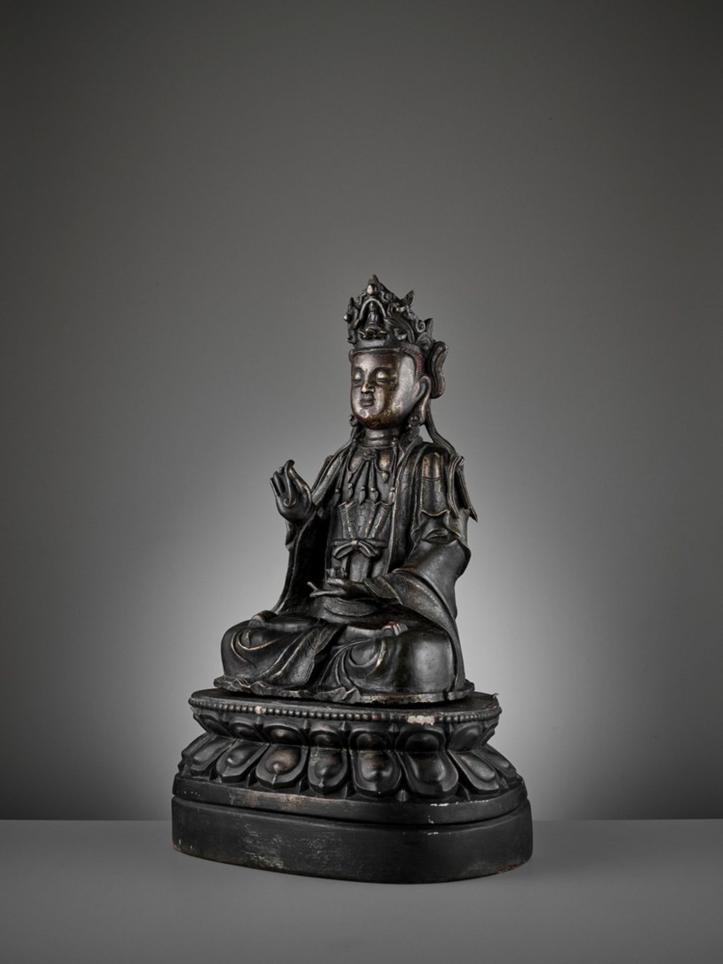 A VERY LARGE GILT-BRONZE FIGURE OF AVALOKITESVARA, MING DYNASTY - Image 11 of 16