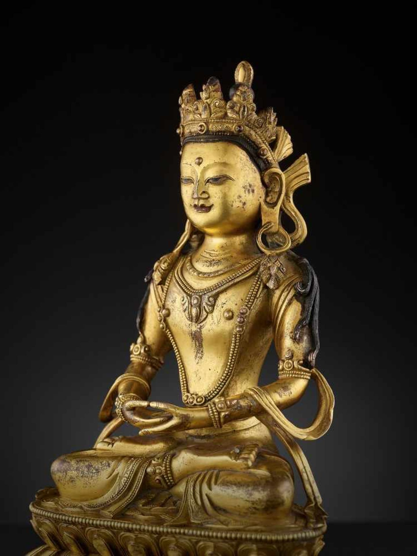 A LARGE GILT-BRONZE FIGURE OF AMITAYUS, LATE 17TH-18TH CENTURY