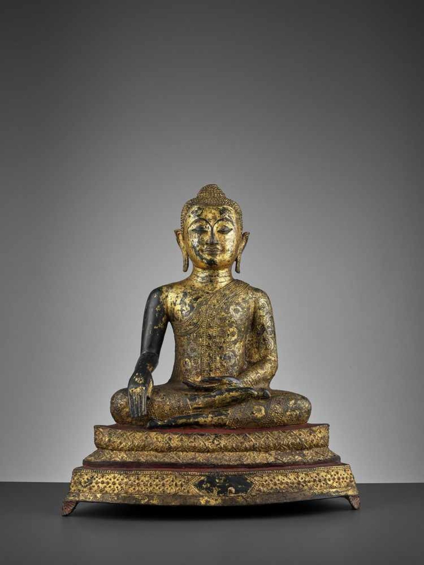 A LARGE BRONZE STATUE OF BUDDHA SHAKYAMUNI, RATTANAKOSIN KINGDOM (1782–1932) <b - Bild 2 aus 8