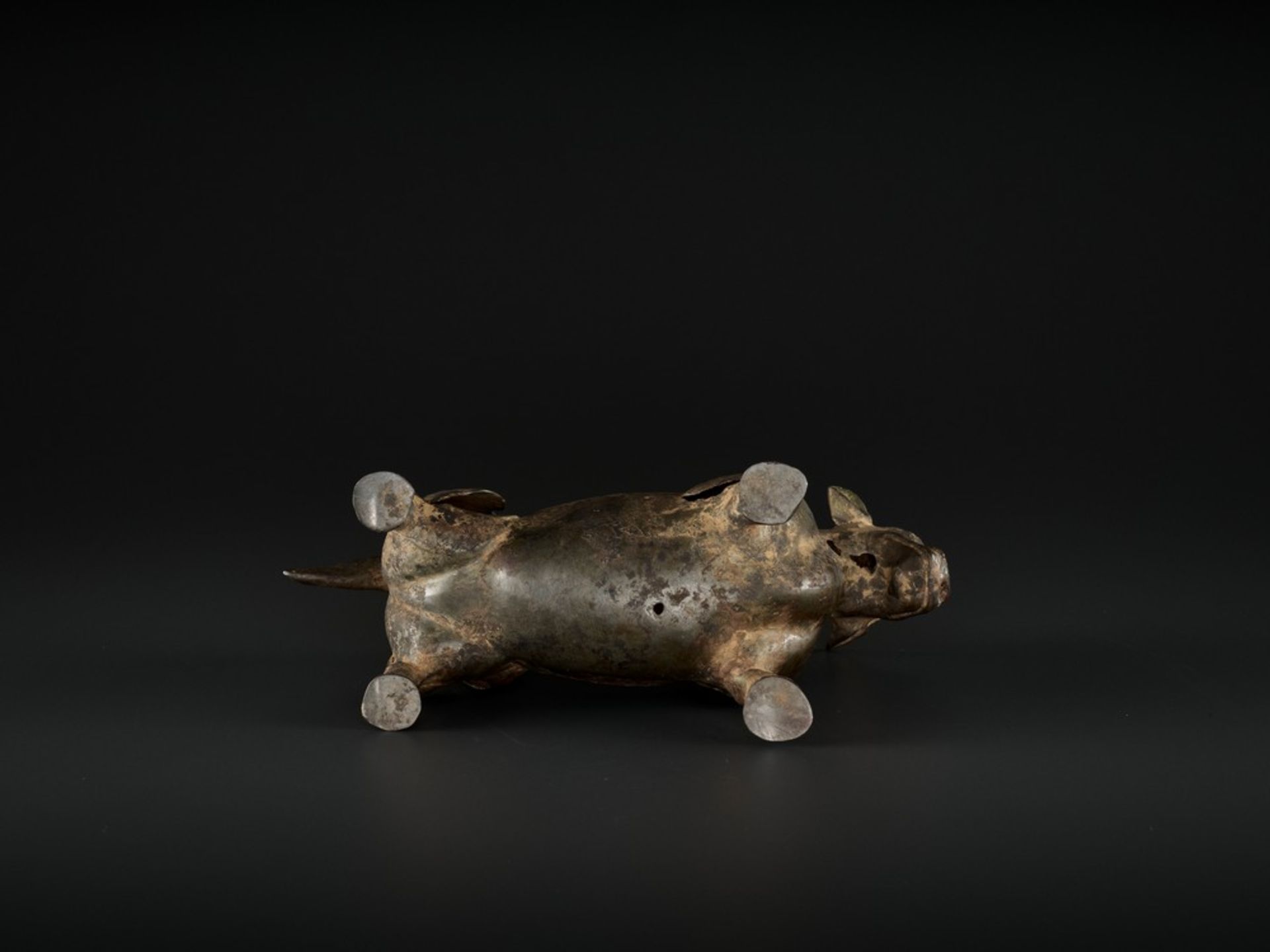 A SUPERB BRONZE FIGURE OF A BULL, LATE WARRING STATES TO EARLY HAN DYNASTY - Image 13 of 14