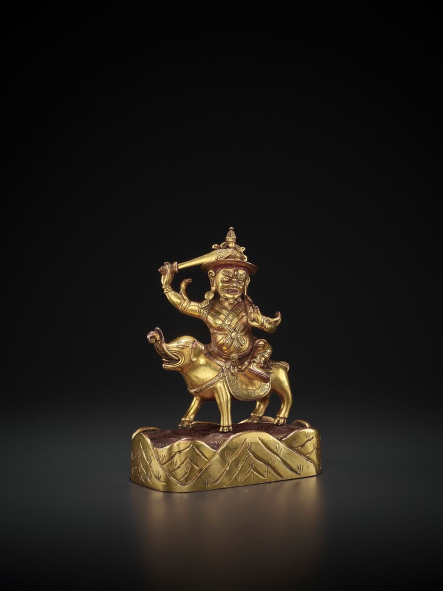 A GILT BRONZE FIGURE OF PEHAR GYALPO IN THE GYAJIN FORM, EARLY QING DYNASTY - Image 3 of 14