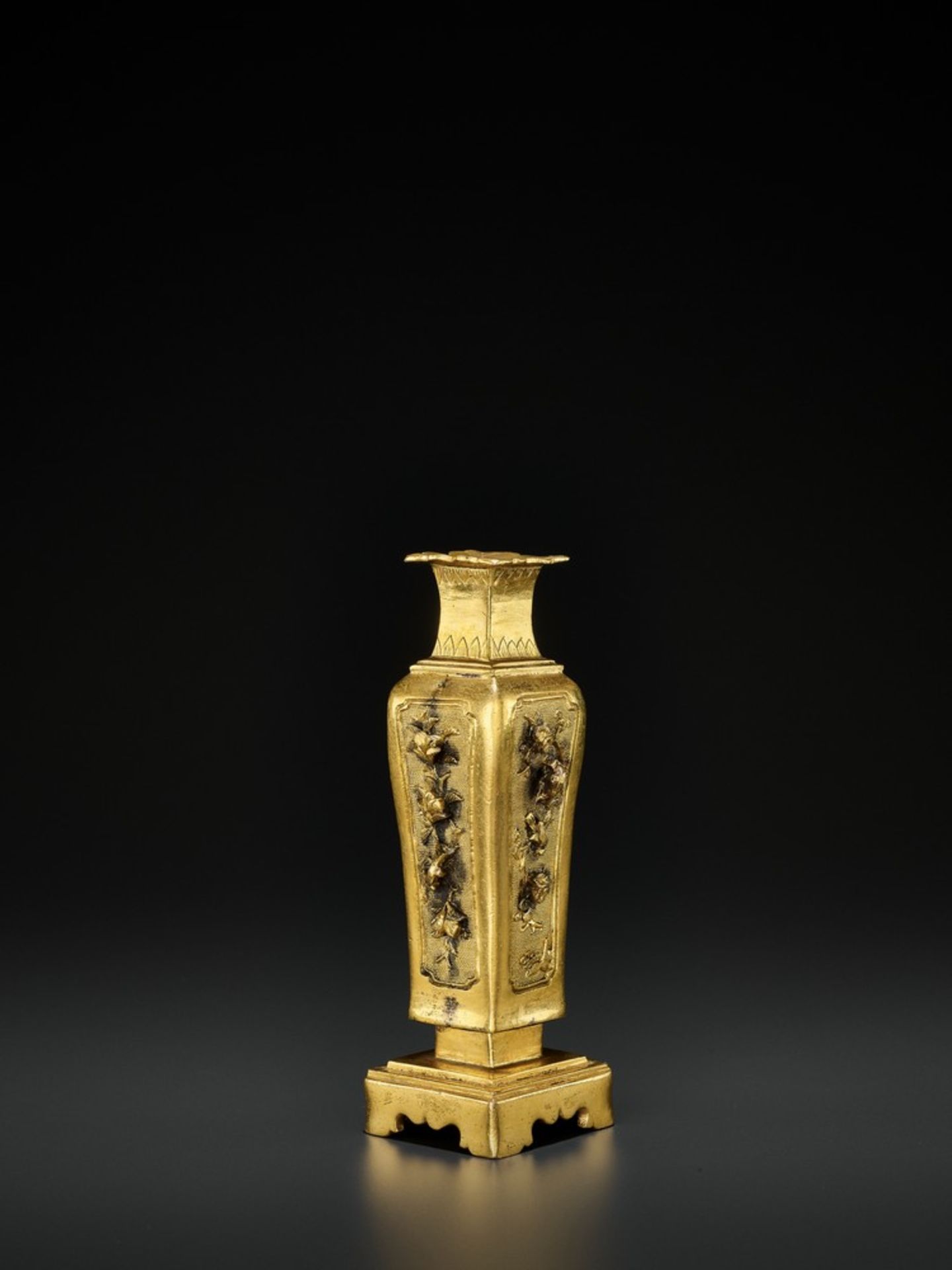 A MINIATURE SAWASA WARE BALUSTER VASE, LATE MING TO EARLY QING - Image 6 of 10