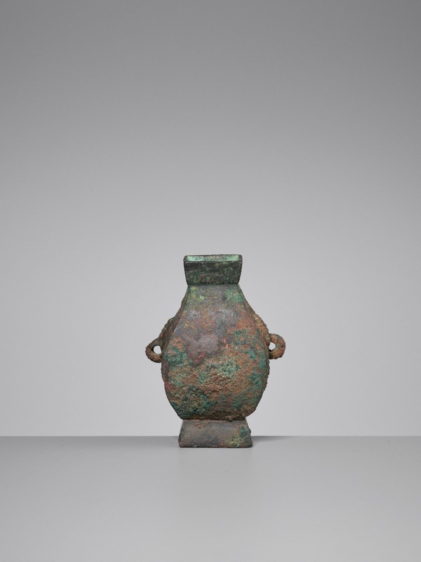 A MINIATURE BRONZE VESSEL, FANGHU, HAN DYNASTY - Image 7 of 12