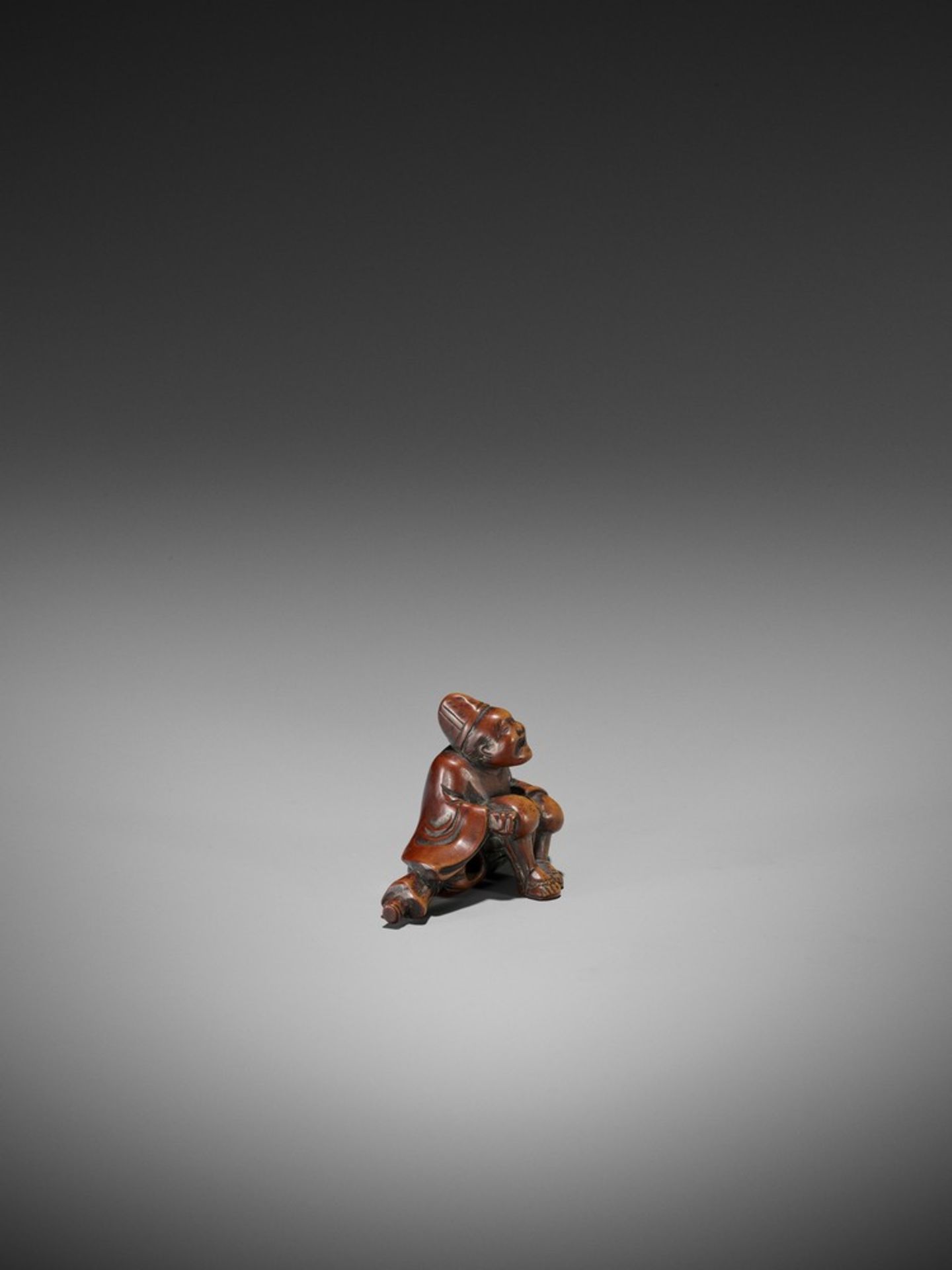 A WOOD NETSUKE OF A TEMPLE SERVANT (EJI) UnsignedJapan, probably Edo, early 19th century, Edo period - Image 7 of 8