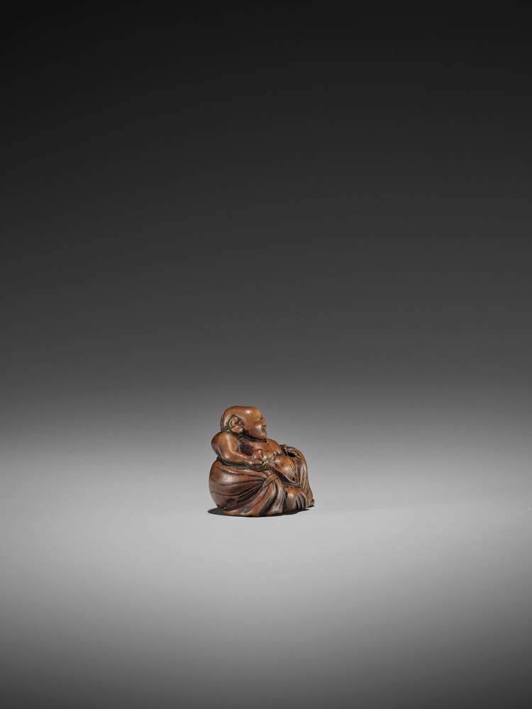 A RARE AND EARLY WOOD NETSUKE OF HOTEI UnsignedJapan, early to mid-18th century, Edo period (1615- - Image 7 of 12