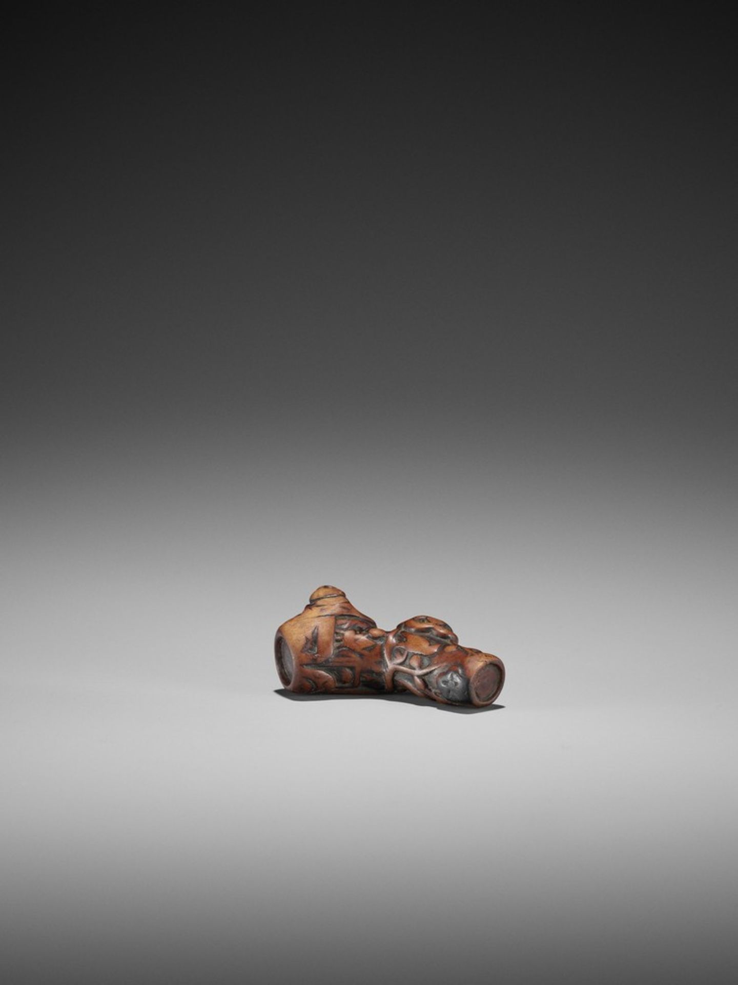 AN OLD WORN WOOD NETSUKE OF BIRDS AND MONKEYS IN A PLUM TREE UnsignedJapan, 18th century, Edo period - Bild 12 aus 12