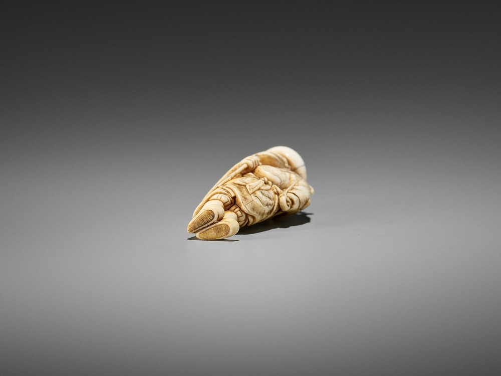 MITSUHARU: AN IVORY NETSUKE OF A TARTAR ARCHER By Mitsuharu, unsignedJapan, Kyoto, late 18th - Image 8 of 9