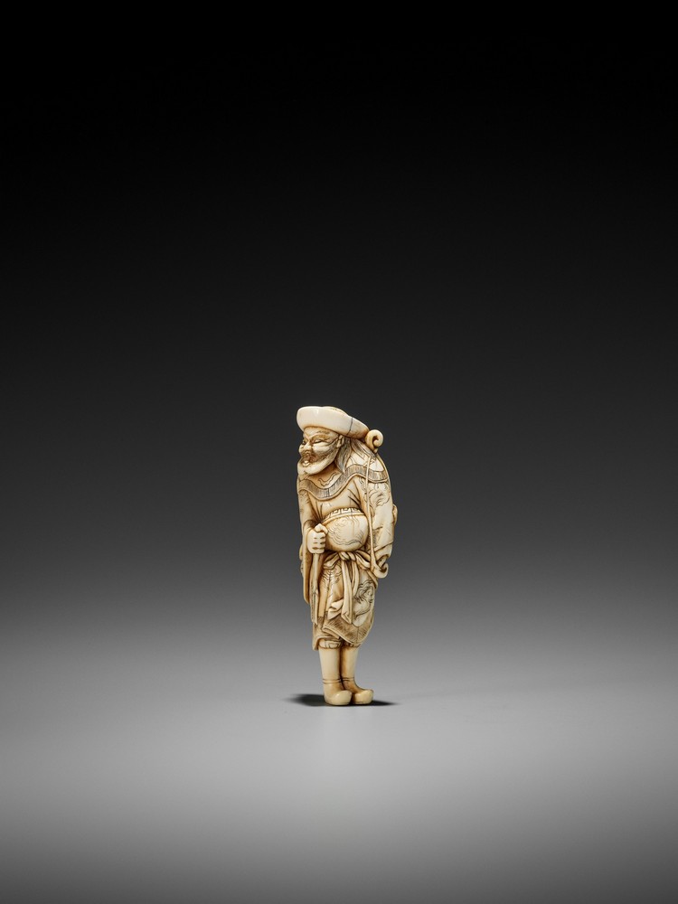 MITSUHARU: AN IVORY NETSUKE OF A TARTAR ARCHER By Mitsuharu, unsignedJapan, Kyoto, late 18th - Image 4 of 9