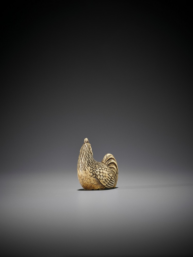 OKAKOTO: A FINE IVORY NETSUKE OF A COCKEREL By Yamaguchi Okakoto, signed Okakoto 岡言Japan, Kyoto, - Image 4 of 12