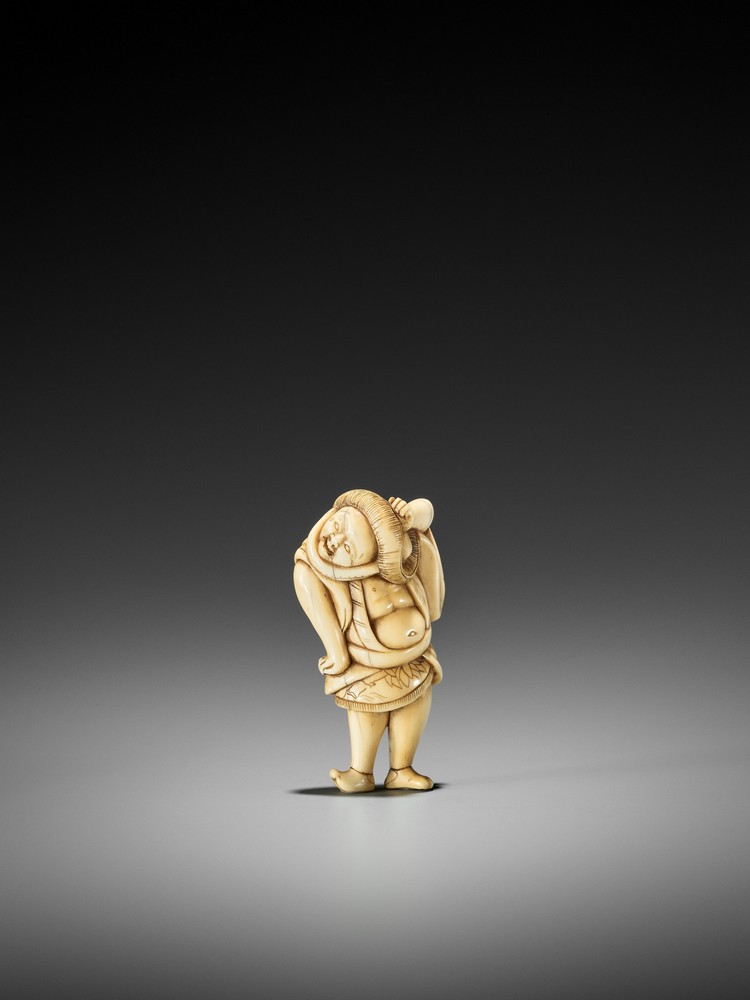 A RARE IVORY NETSUKE OF A DANCING KUMOSUKE (TOKAIDO ROAD PORTER) UnsignedJapan, late 18th century, - Image 3 of 7