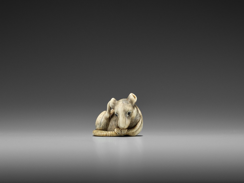 AN EXCEPTIONAL KYOTO SCHOOL IVORY NETSUKE OF A RAT UnsignedJapan, Kyoto, late 18th century, Edo