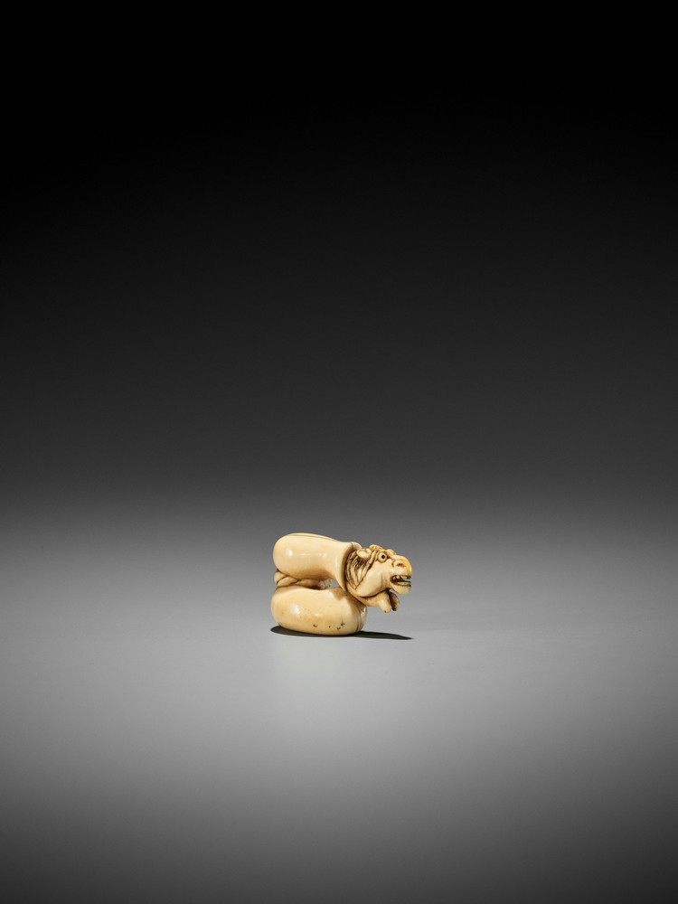 AN EARLY AND AMUSING IVORY NETSUKE OF CHOKARO’S HORSE STUCK IN A GOURD UnsignedJapan, 18th - Image 4 of 12