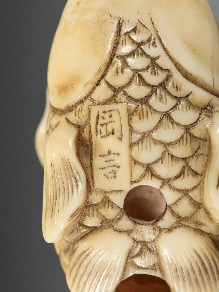 OKAKOTO: A RARE IVORY NETSUKE OF KINKO SENNIN ON A CARP By Yamaguchi Okakoto, signed Okakoto - Image 8 of 8