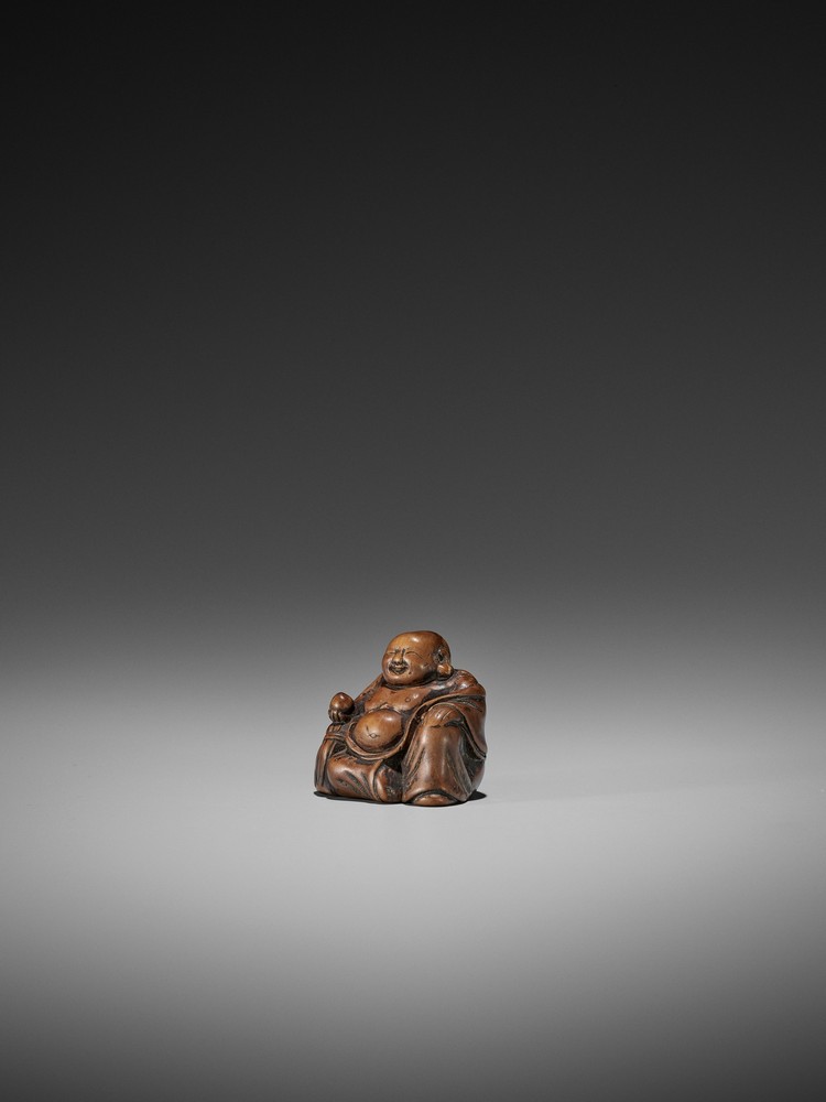 A RARE AND EARLY WOOD NETSUKE OF HOTEI UnsignedJapan, early to mid-18th century, Edo period (1615- - Image 4 of 12