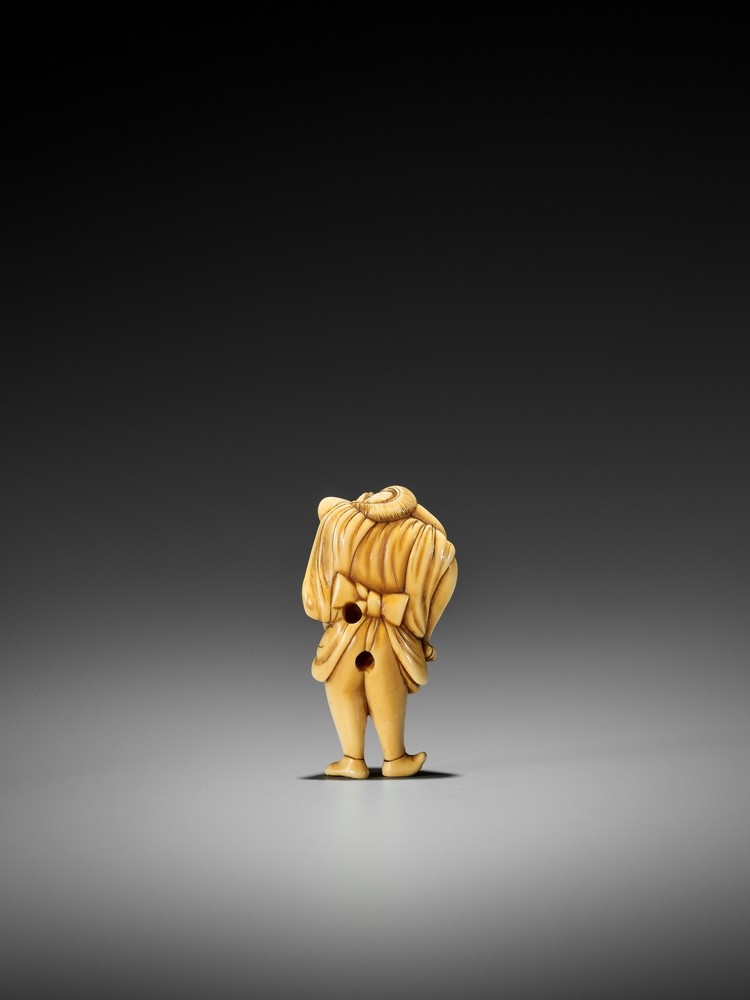 A RARE IVORY NETSUKE OF A DANCING KUMOSUKE (TOKAIDO ROAD PORTER) UnsignedJapan, late 18th century, - Image 2 of 7