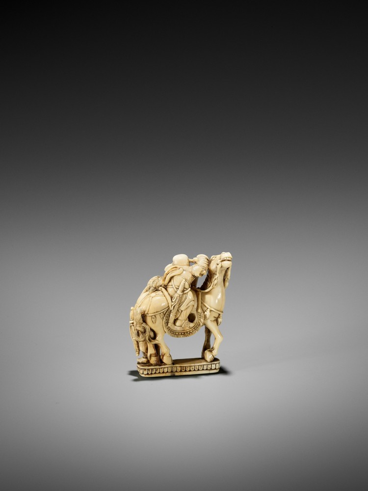 A RARE AND LARGE IVORY SEAL NETSUKE OF YOJO AND CHO BUJUTSU UnsignedJapan, mid-18th century, Edo - Image 2 of 13